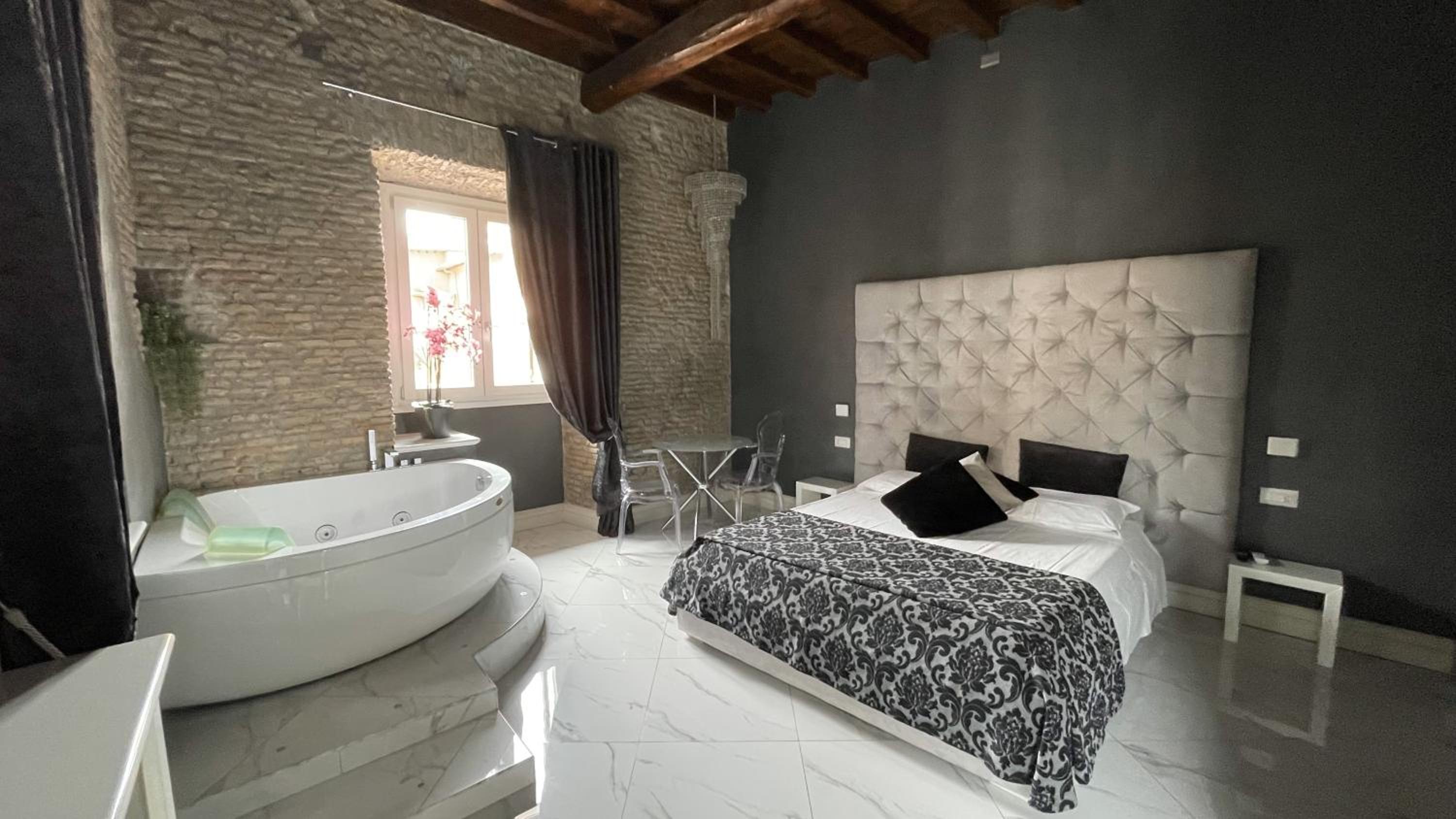 King Suite with Spa Bath