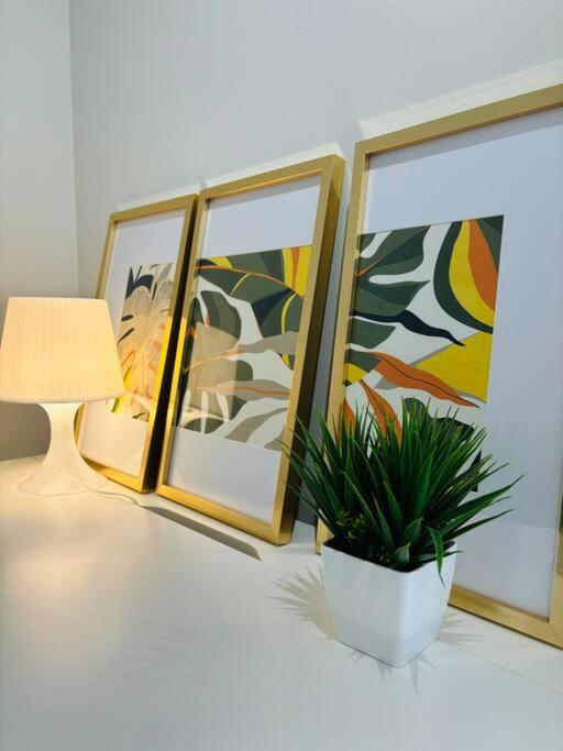 Three-Bedroom Apartment with Mountain View - Photo 18