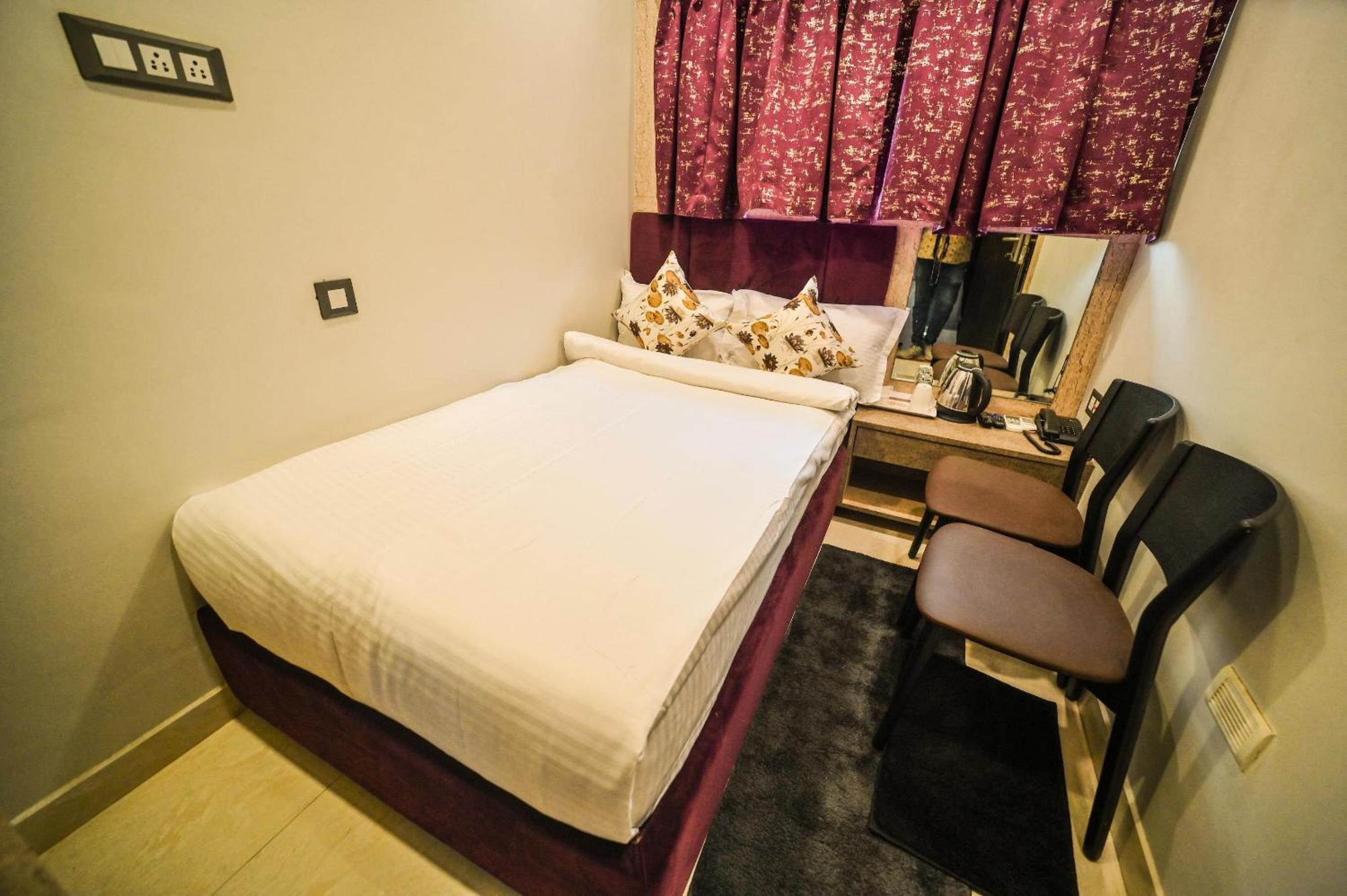 Deluxe Single Room