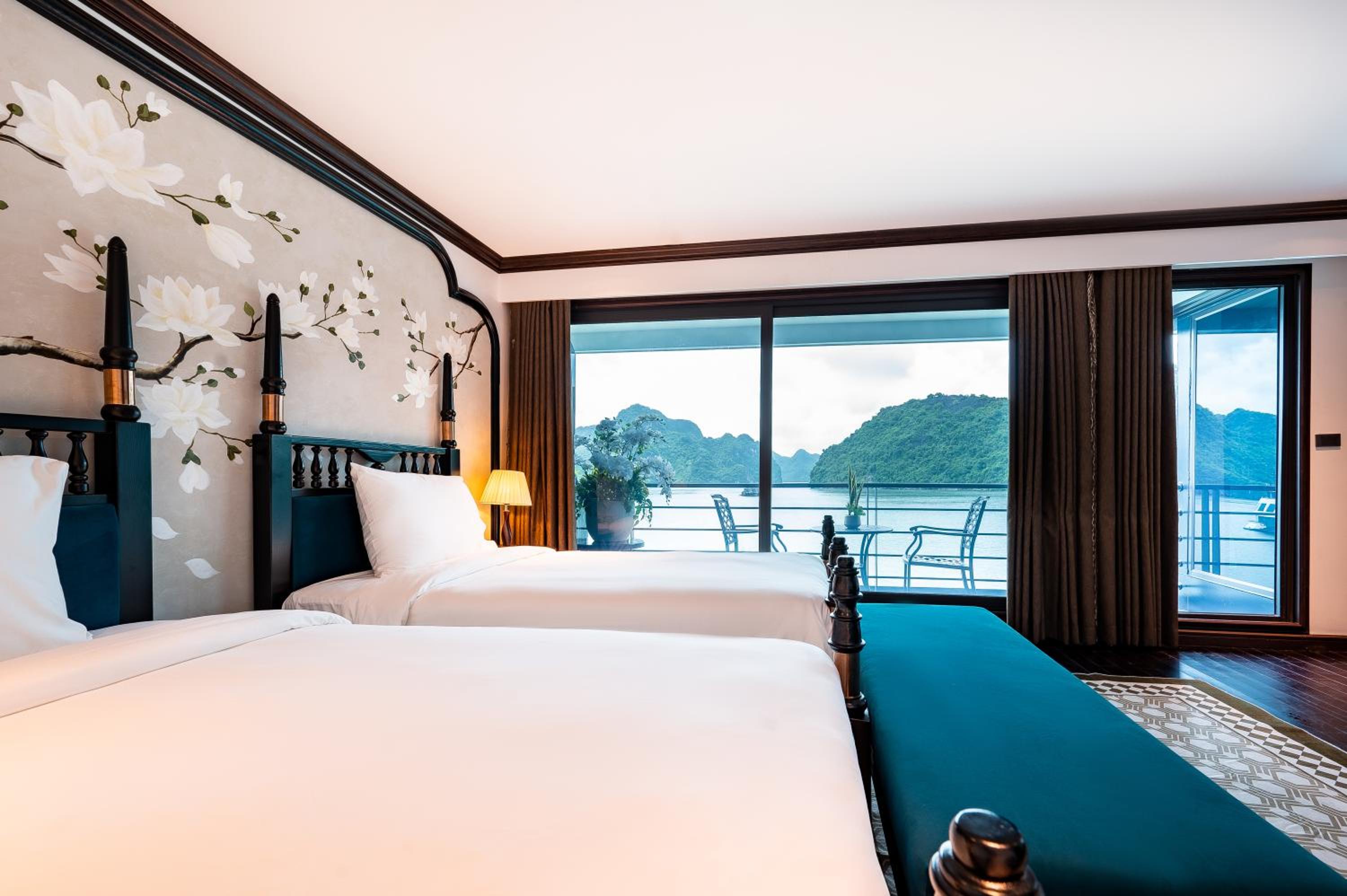 King Suite With Balcony photo 3