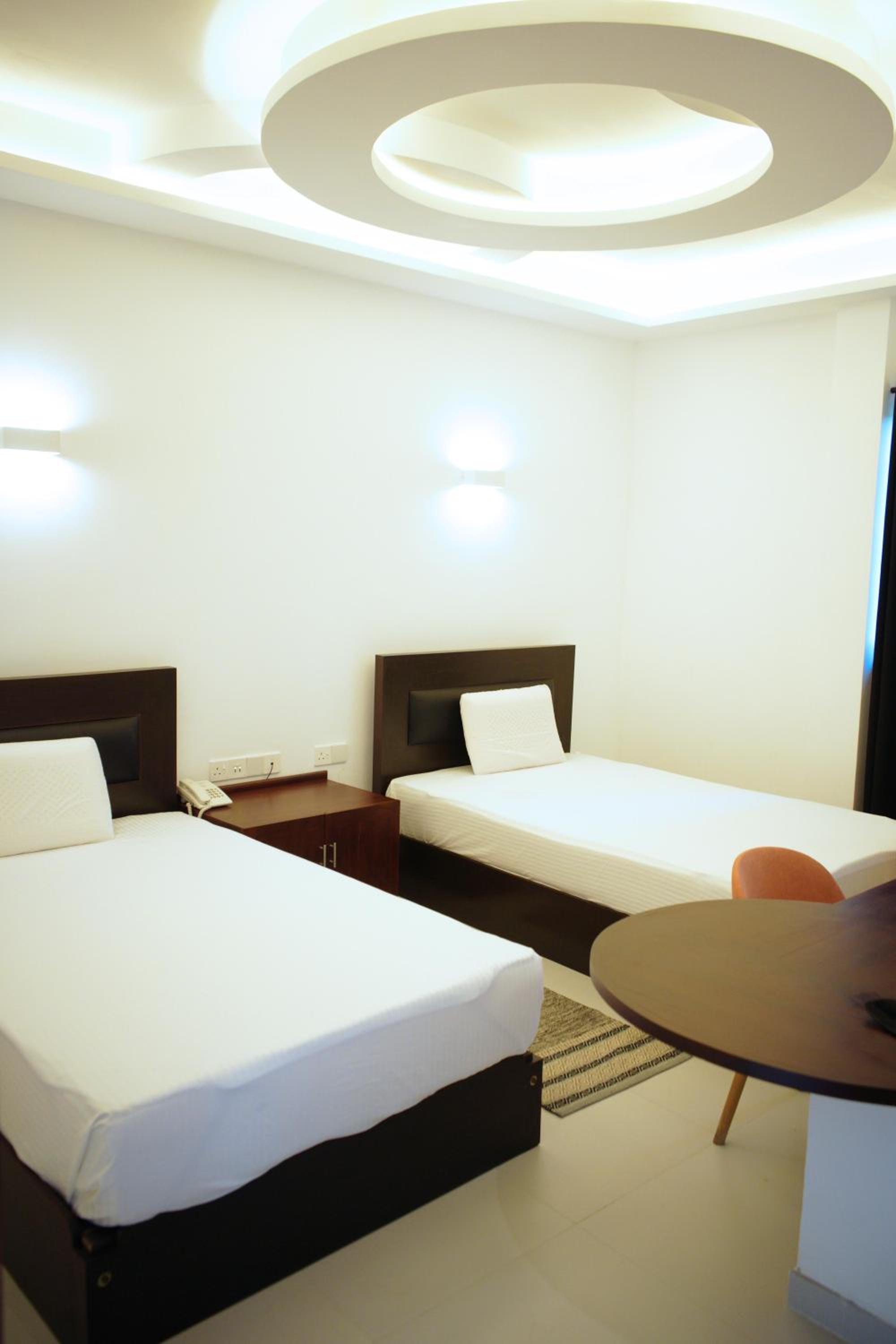 Standard Twin Room photo 2