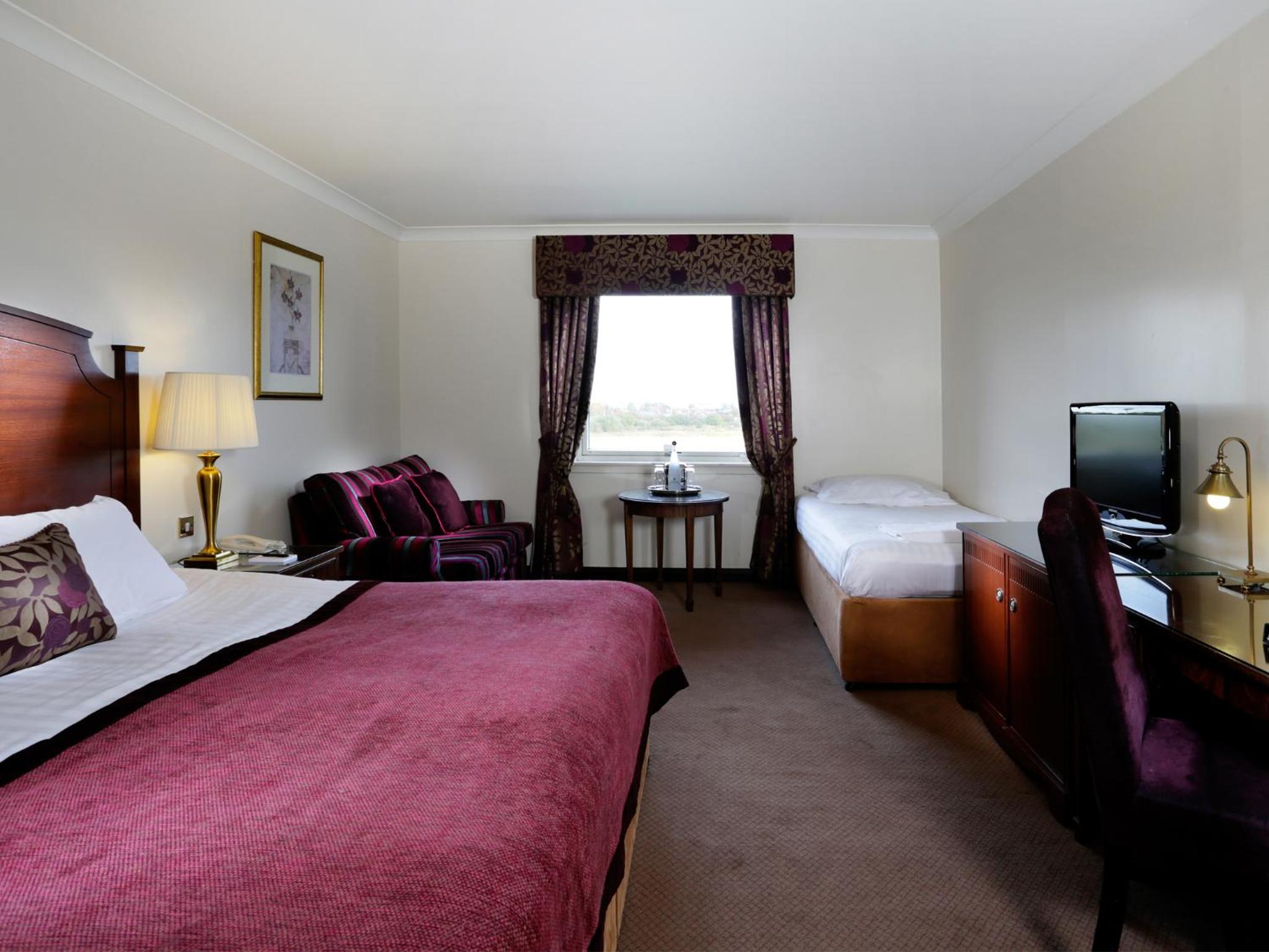 Deluxe Family Room - Photo 1