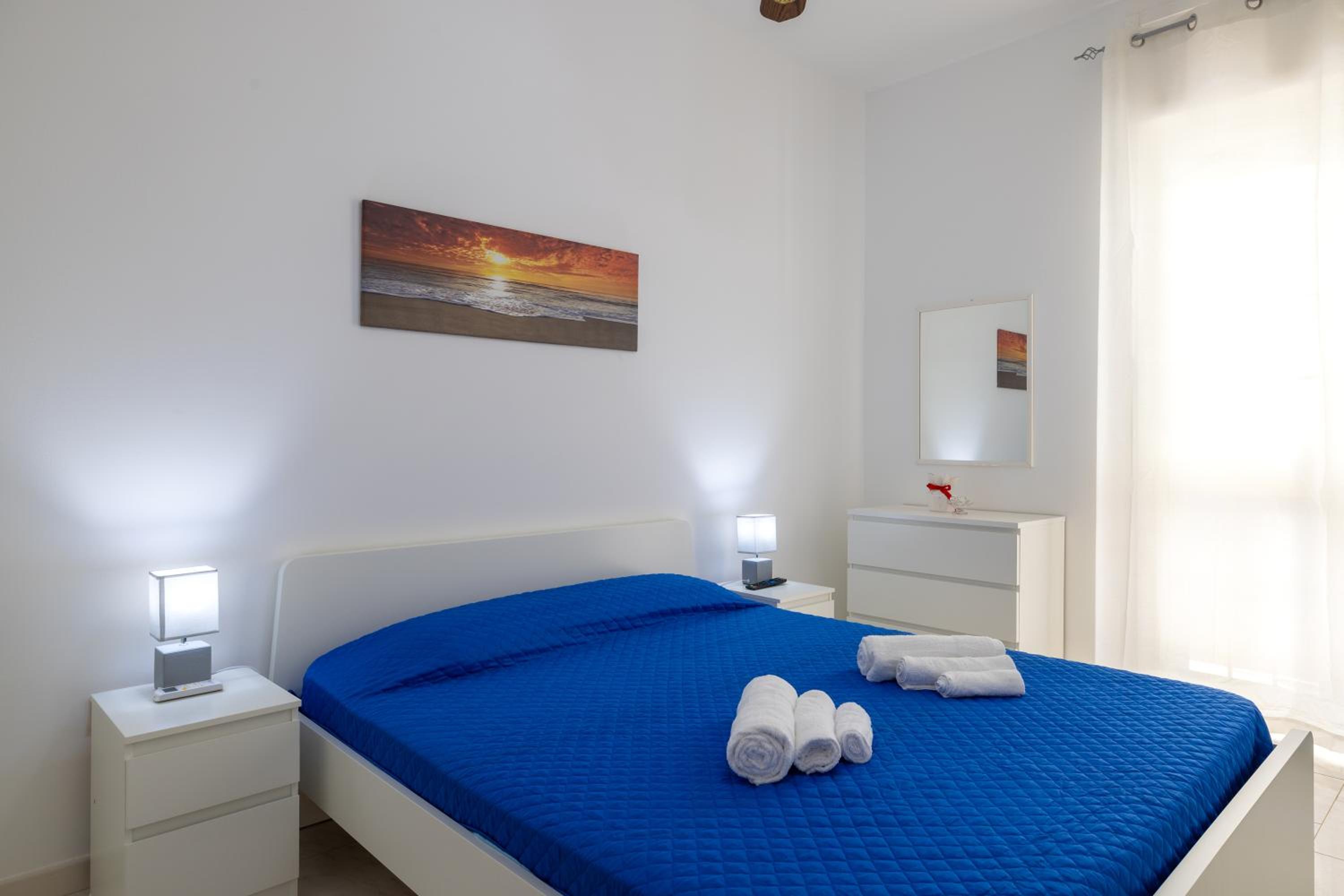 One-Bedroom Apartment with Balcony