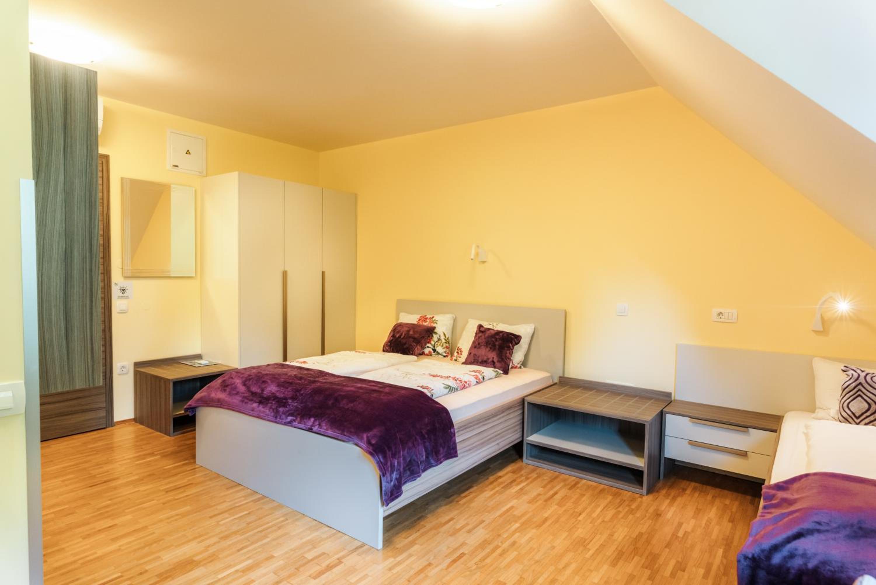 Twin Room - Photo 1