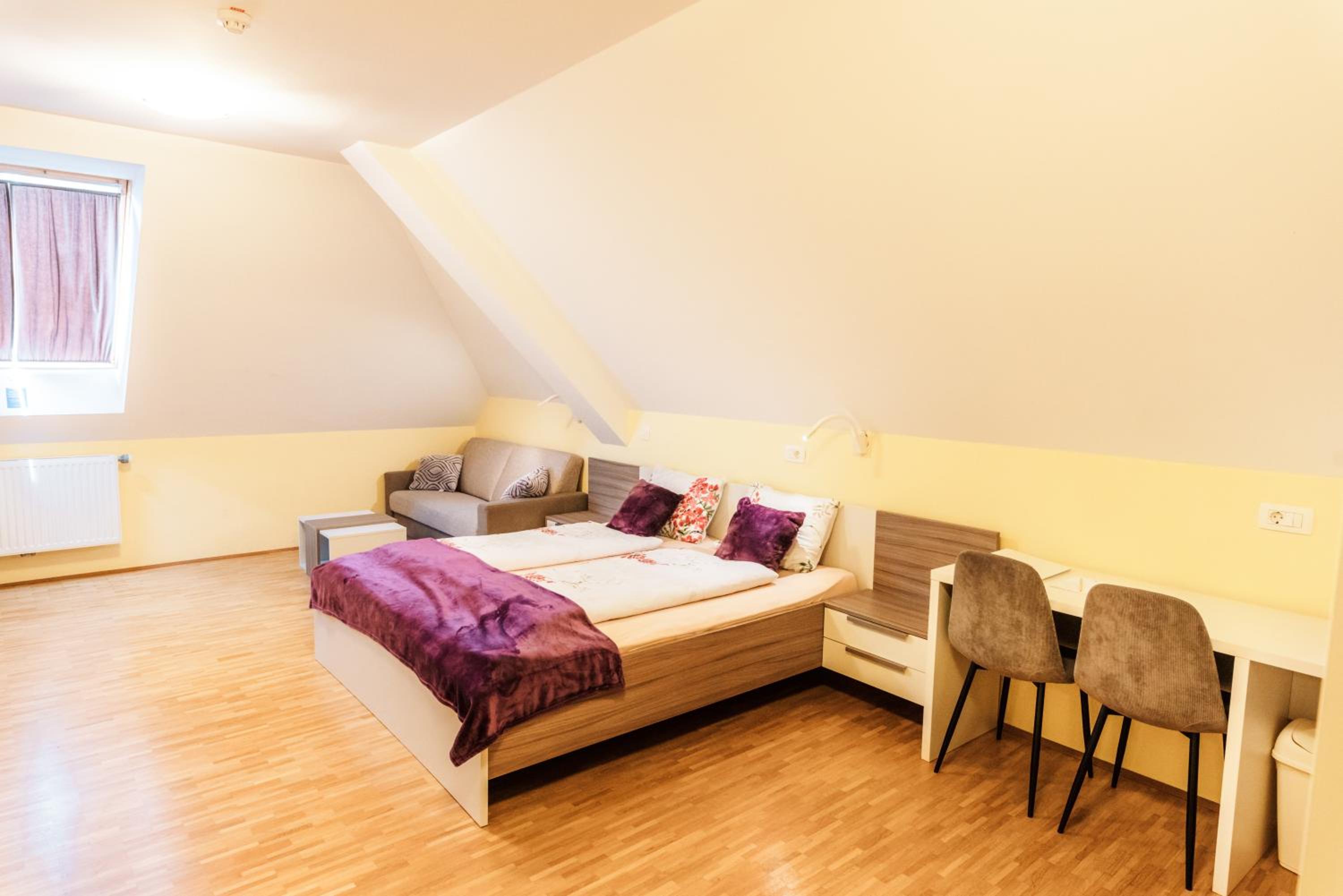 Deluxe Double Room with Extra Bed photo 1