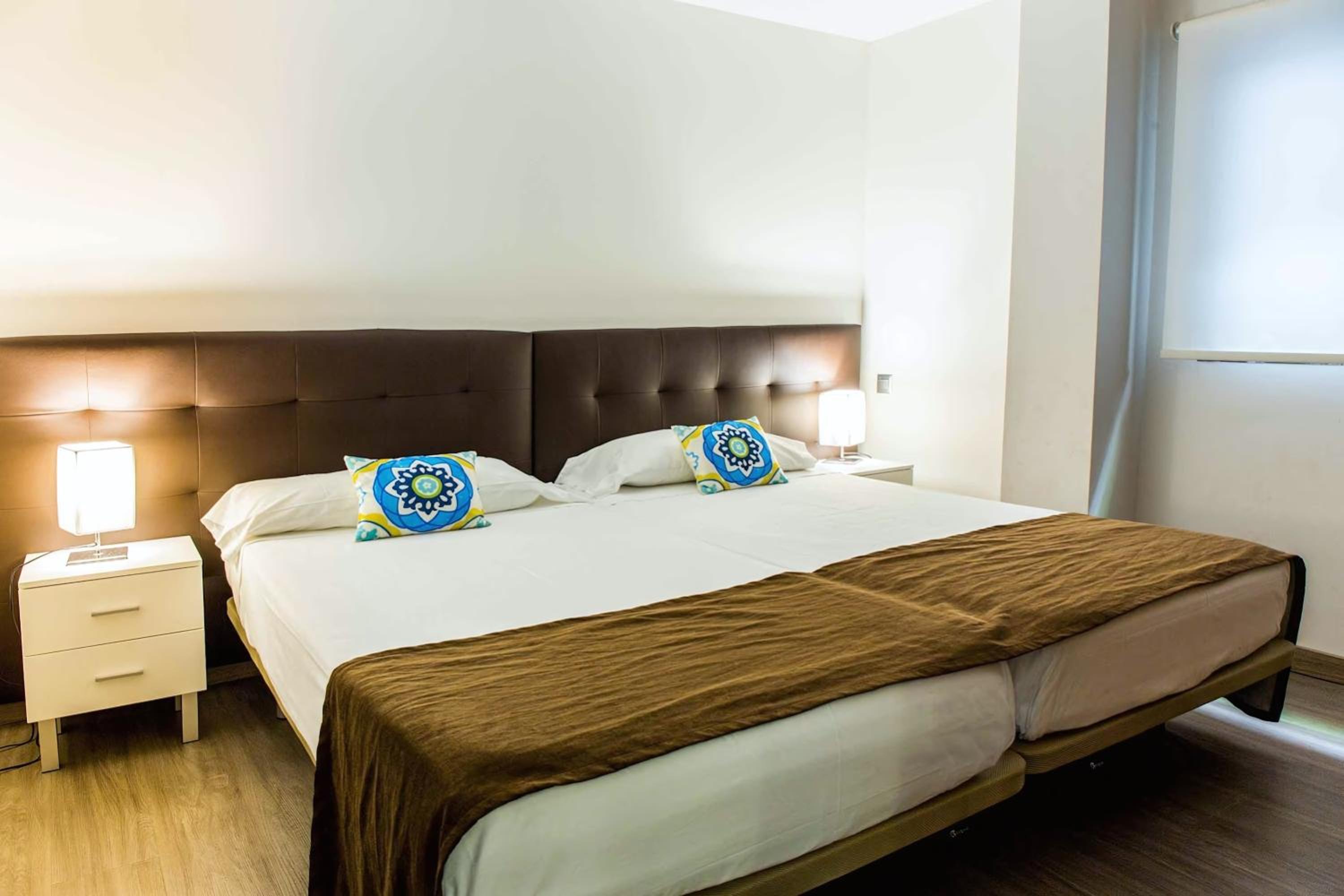 Two-Bedroom Apartment with Balcony photo 2