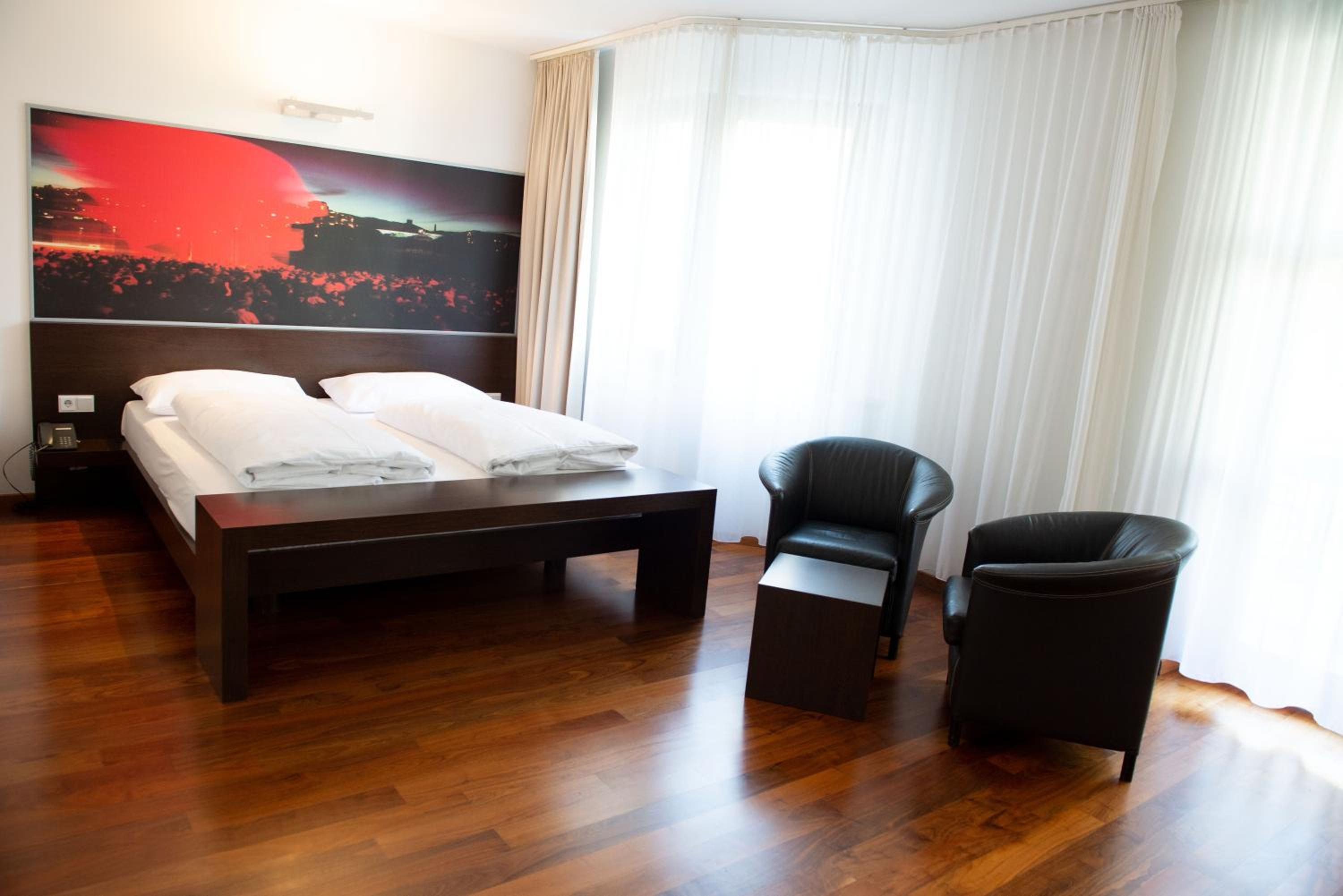 Business Double Room - Photo 1