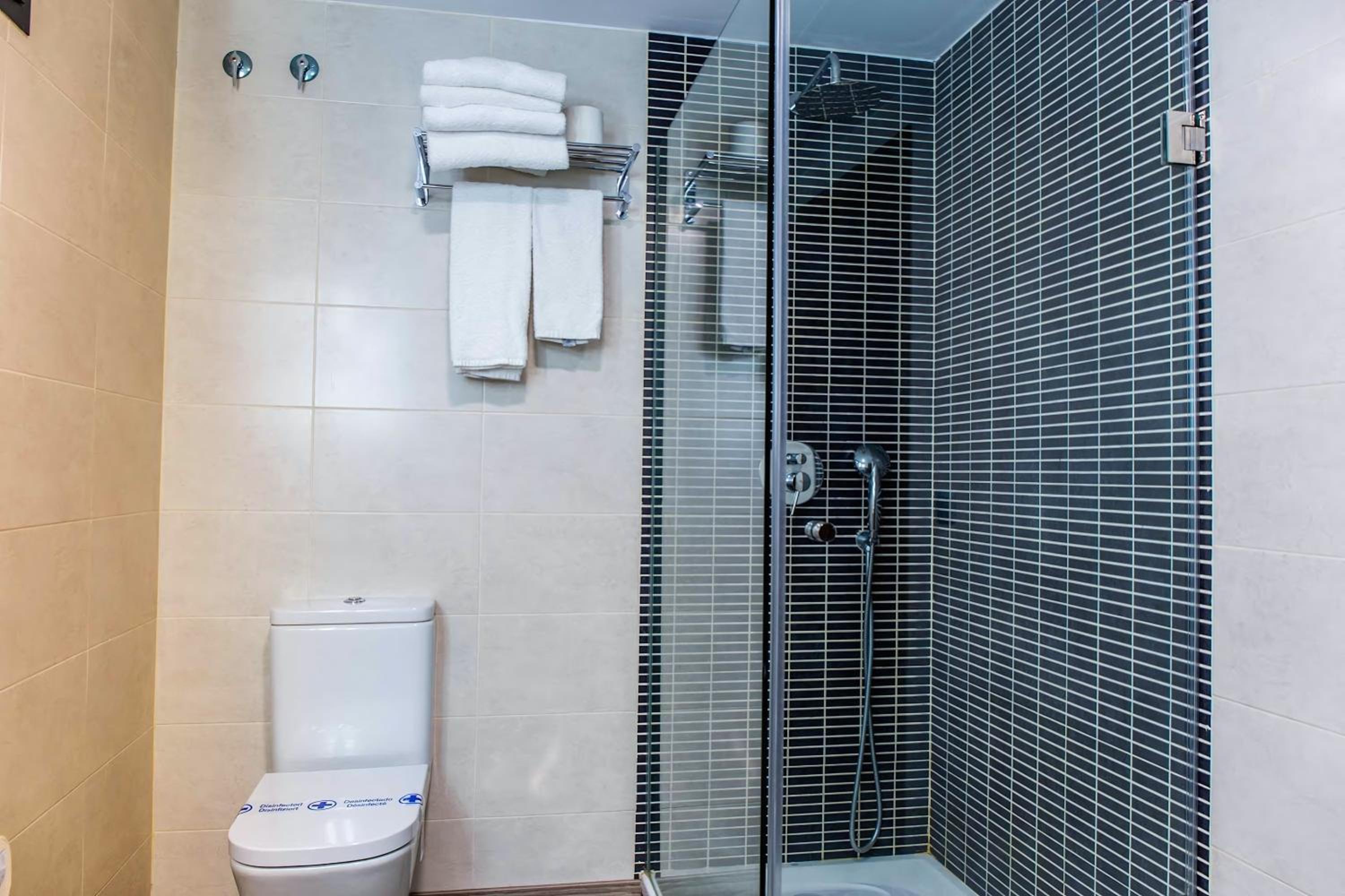 Two-Bedroom Apartment with Balcony photo 3