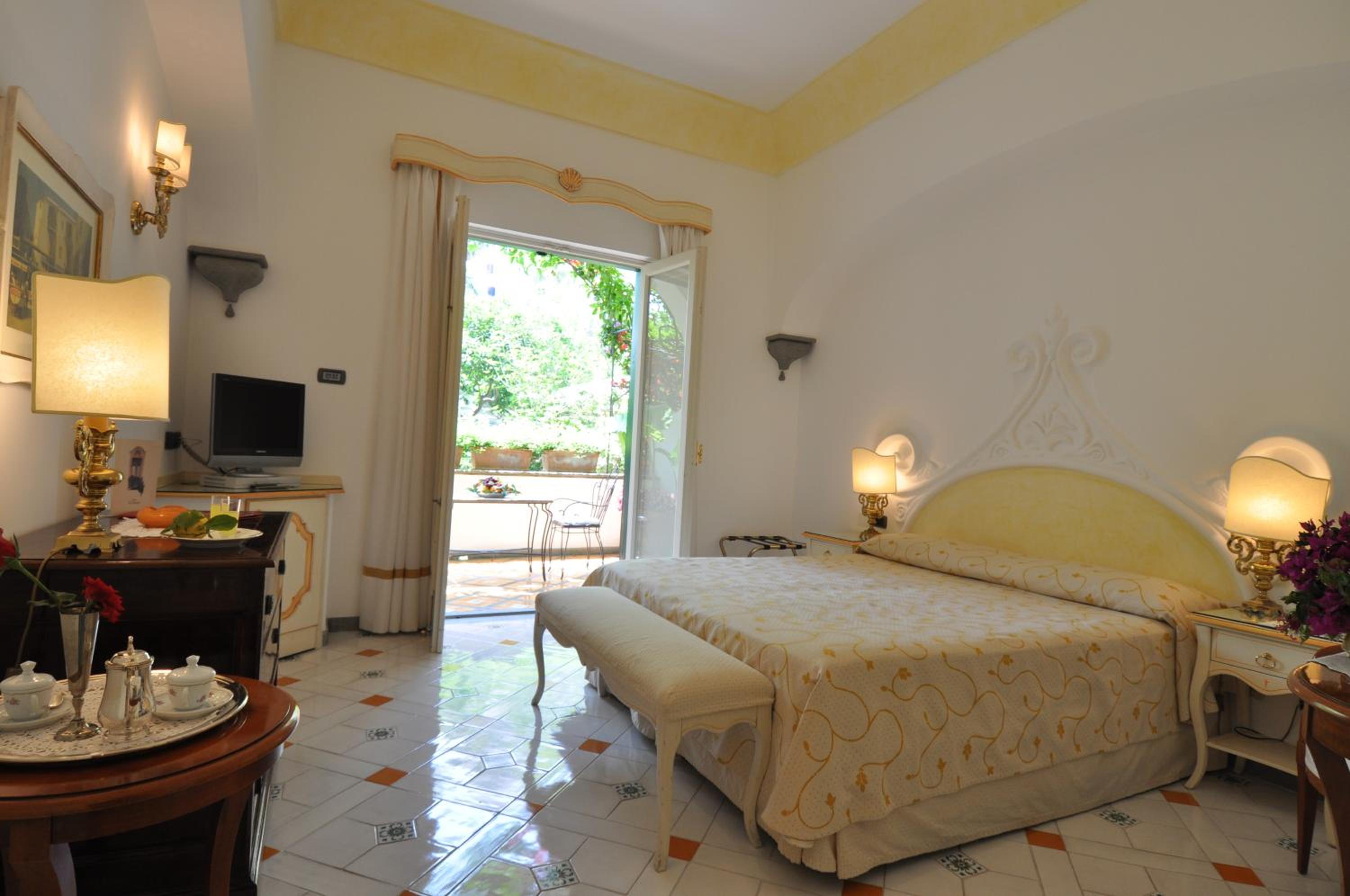 Double or Twin Room with Garden View - Photo 7