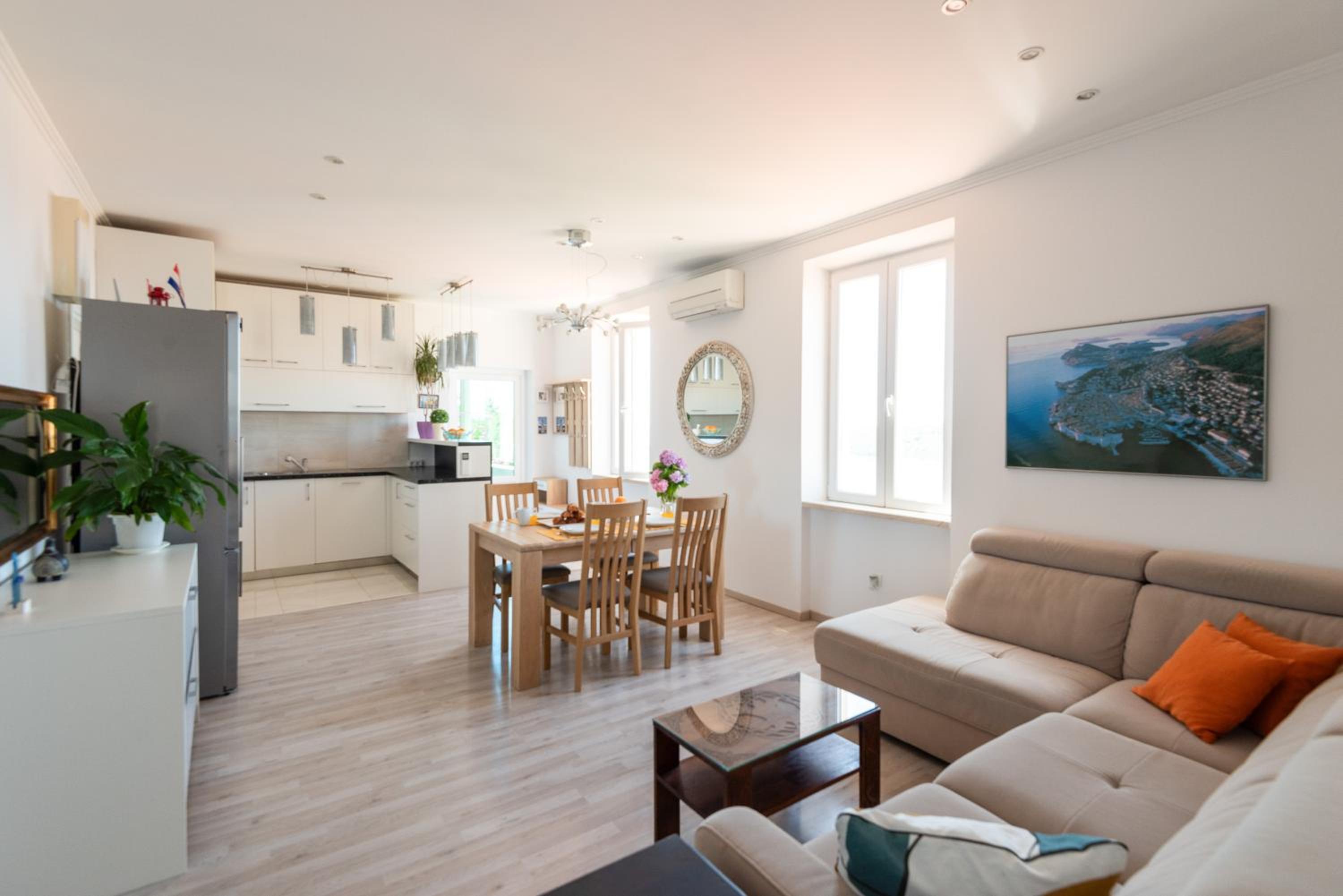 Three Bedroom Apartment with Balcony and Sea View