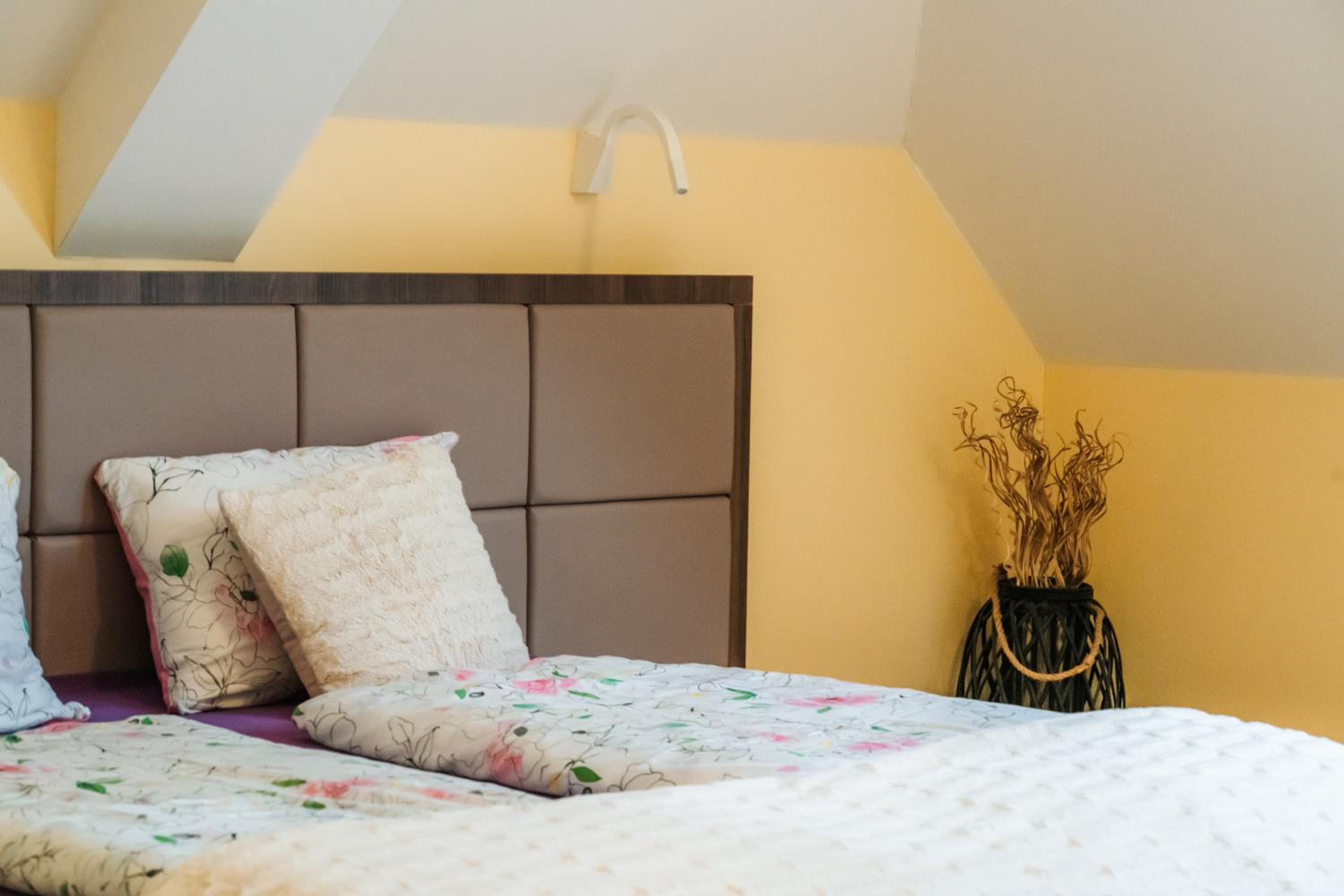 Standard Double Room - Photo 3