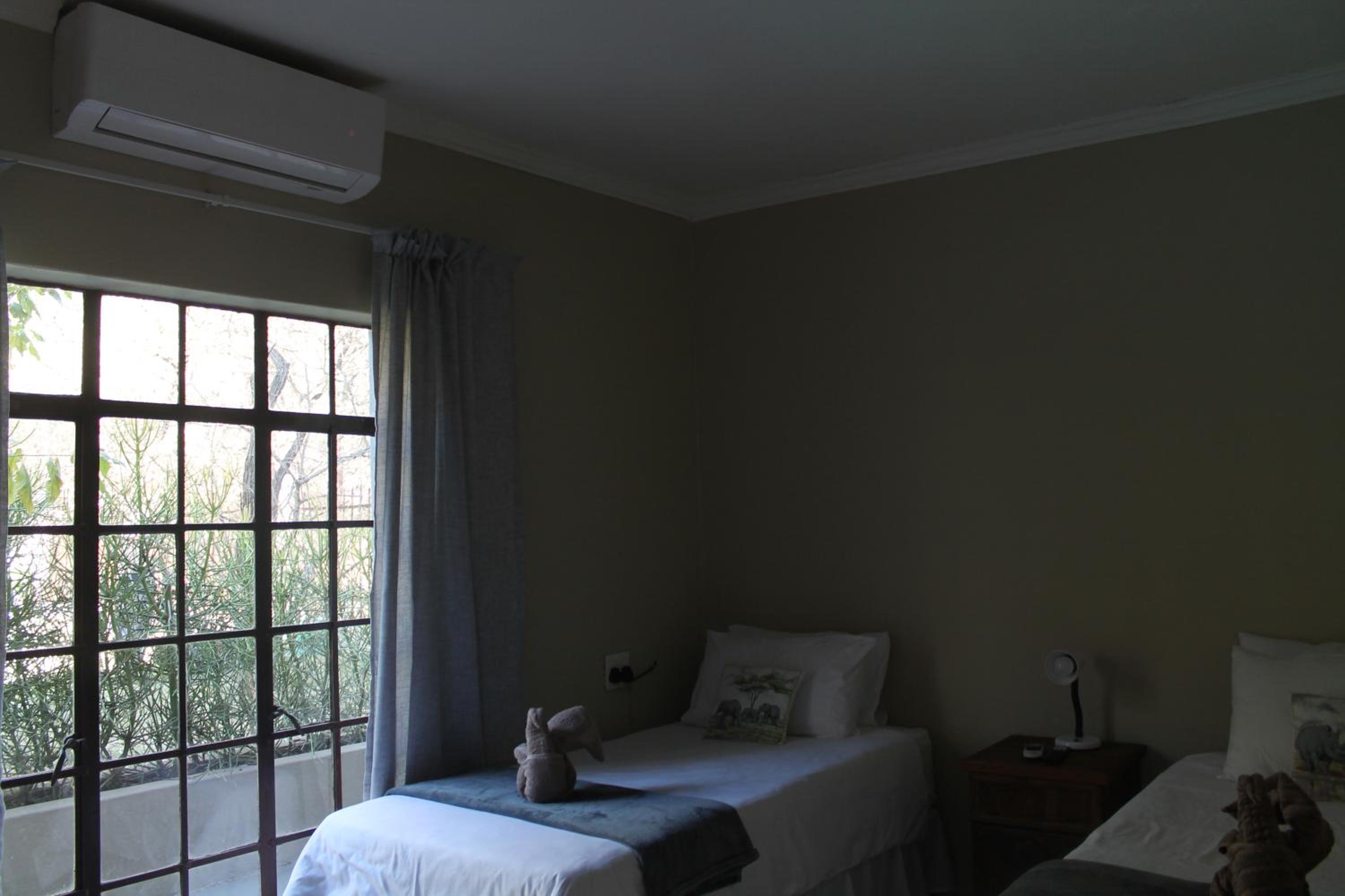 Superior King Suite - Photo 9