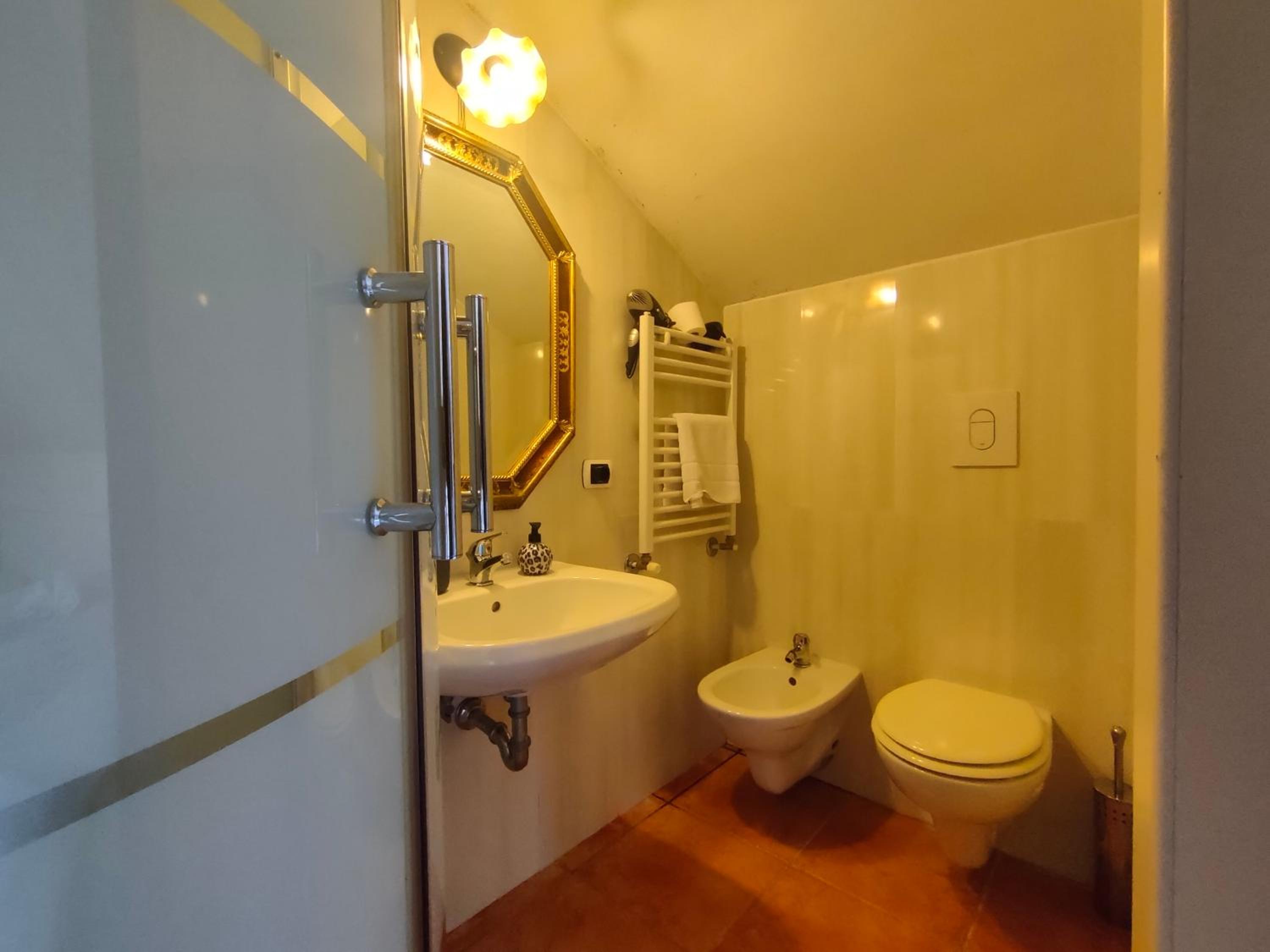 Small Double Room photo 2