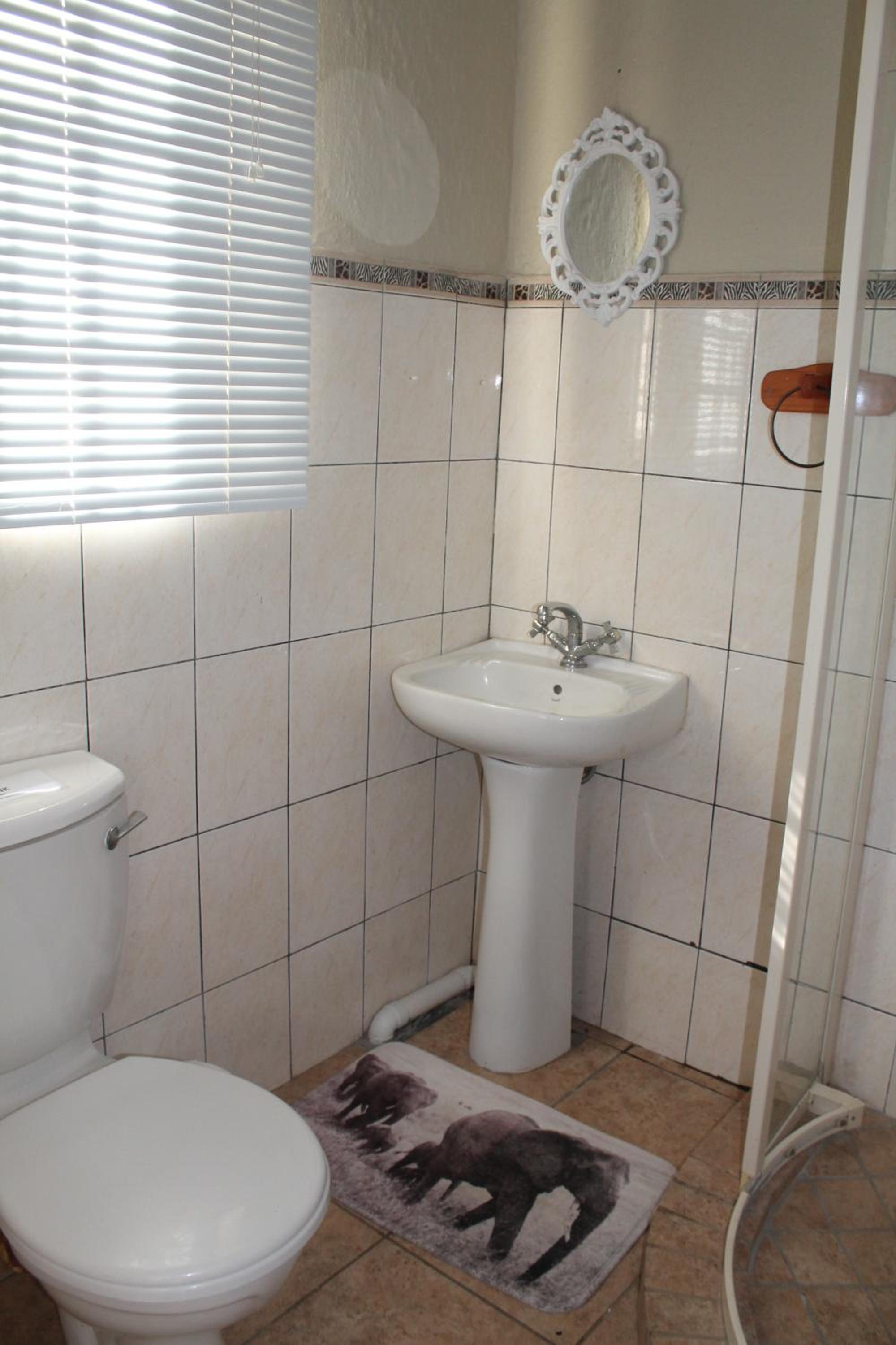 Superior King Suite - Photo 23