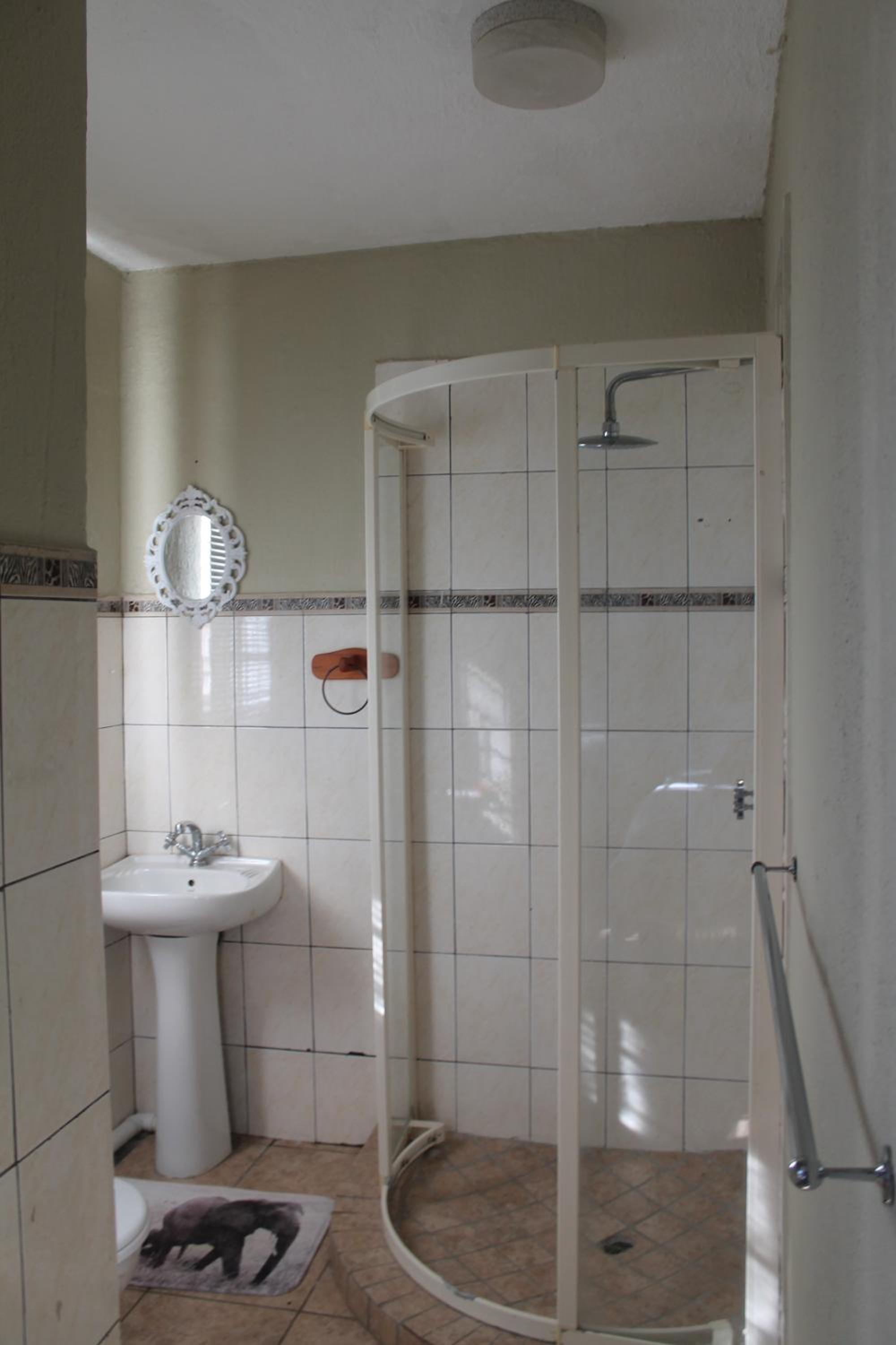 Superior King Suite - Photo 24