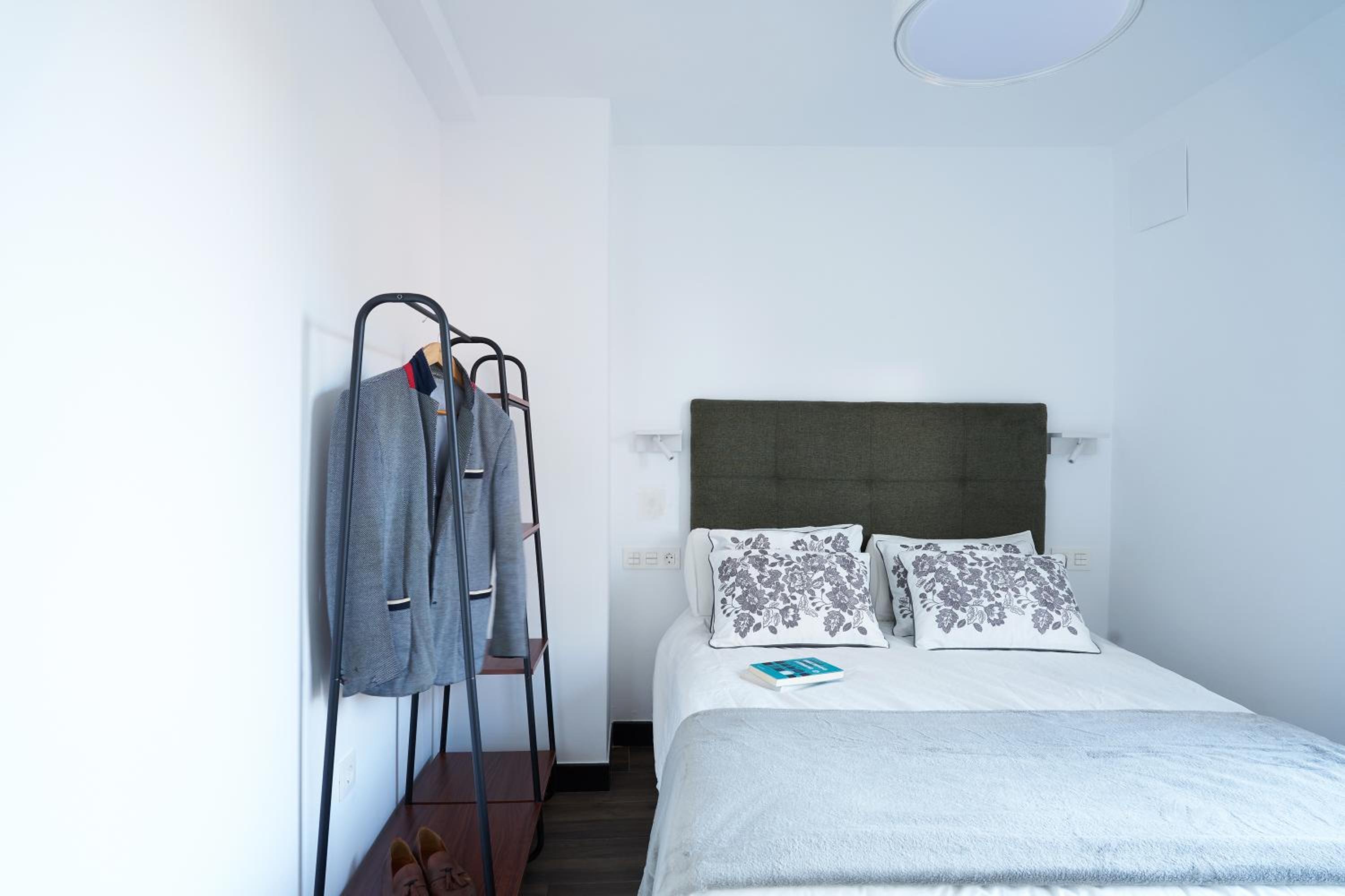 One-Bedroom Apartment photo 3