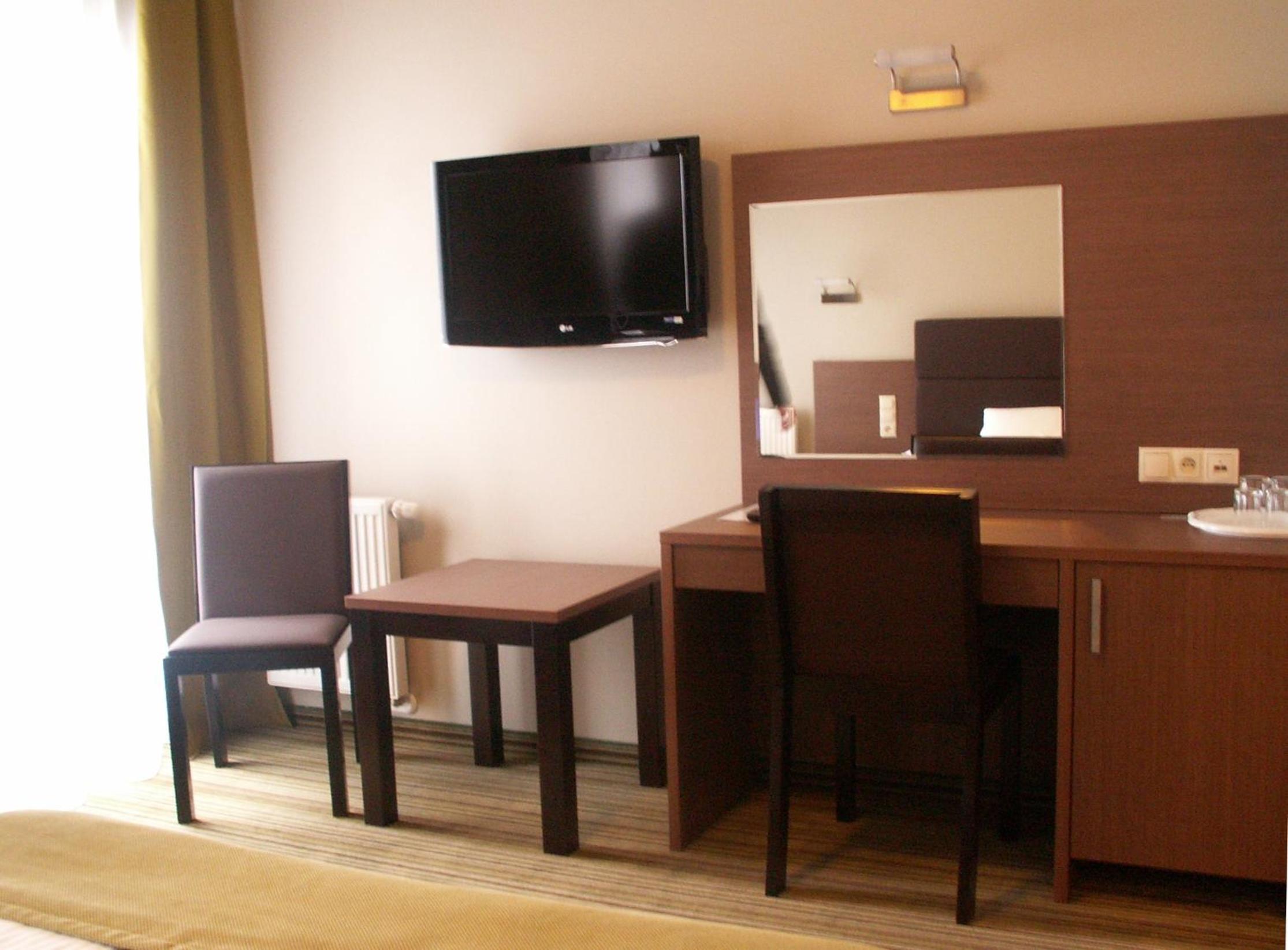 Comfort Twin Room - Photo 3