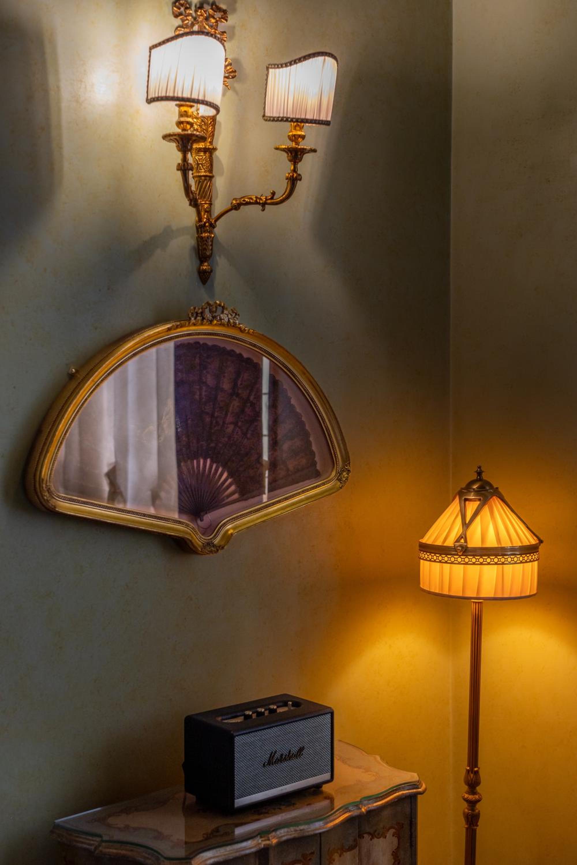 Suite with Balcony Venezia thumbnail 5