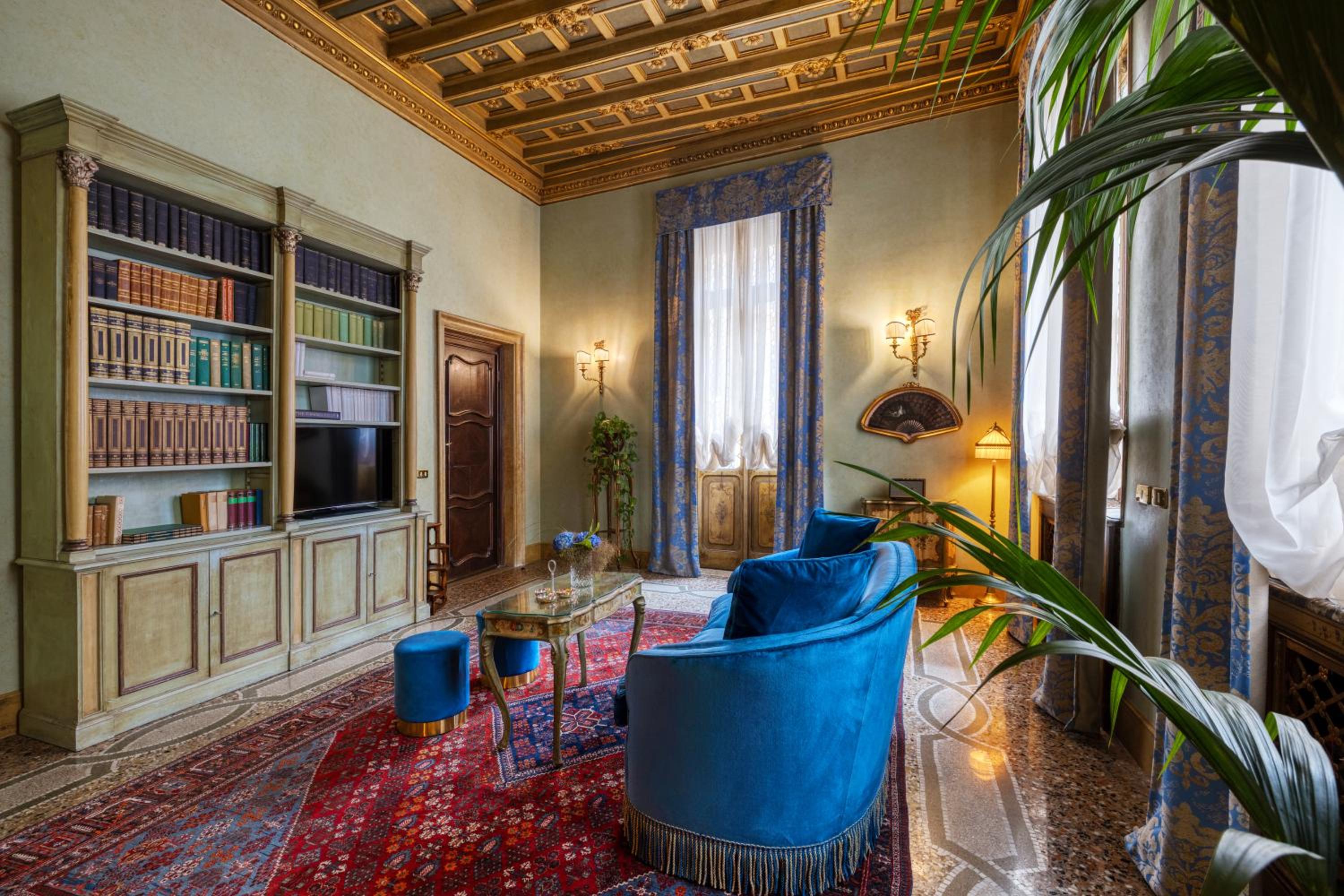 Suite with Balcony Venezia
