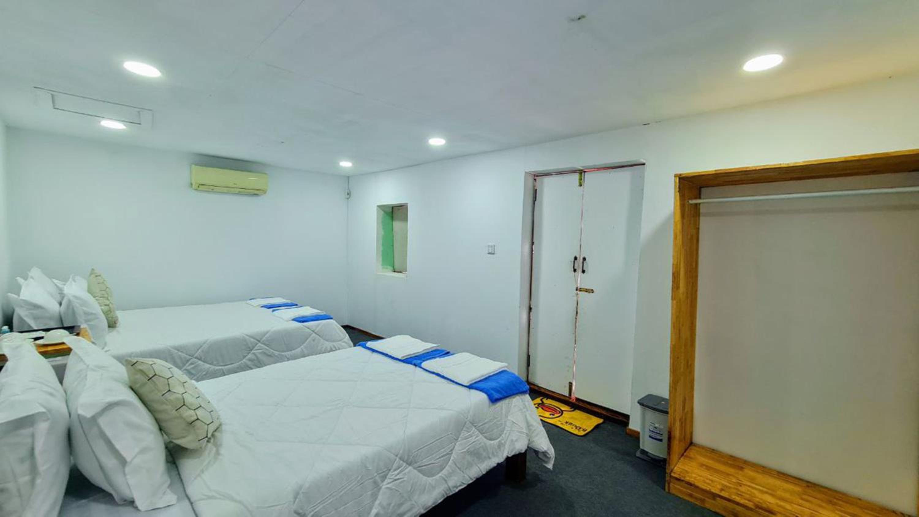 Standard Triple Room With Sea View photo 3