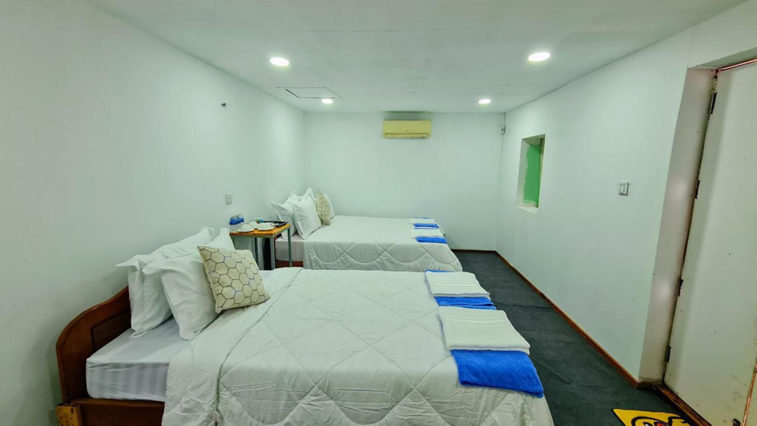 Standard Triple Room With Sea View