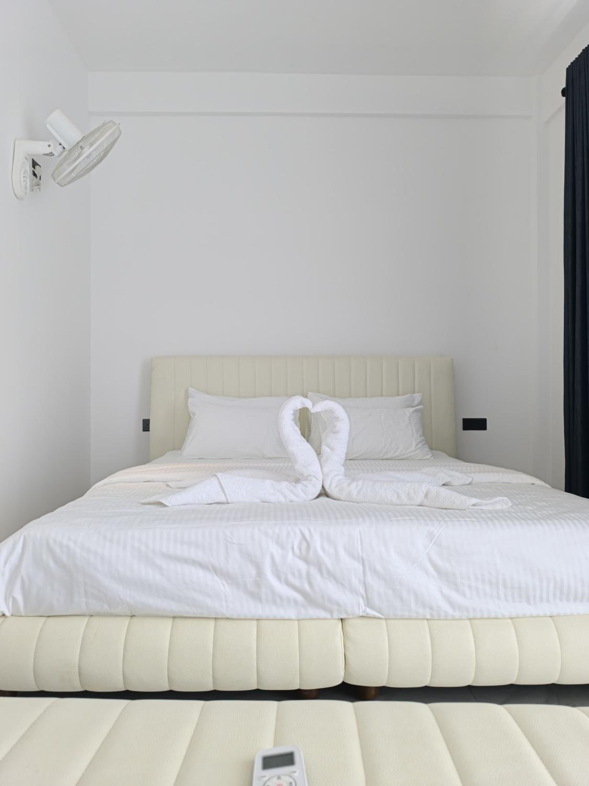Deluxe Double Room with Balcony and Sea View photo 1