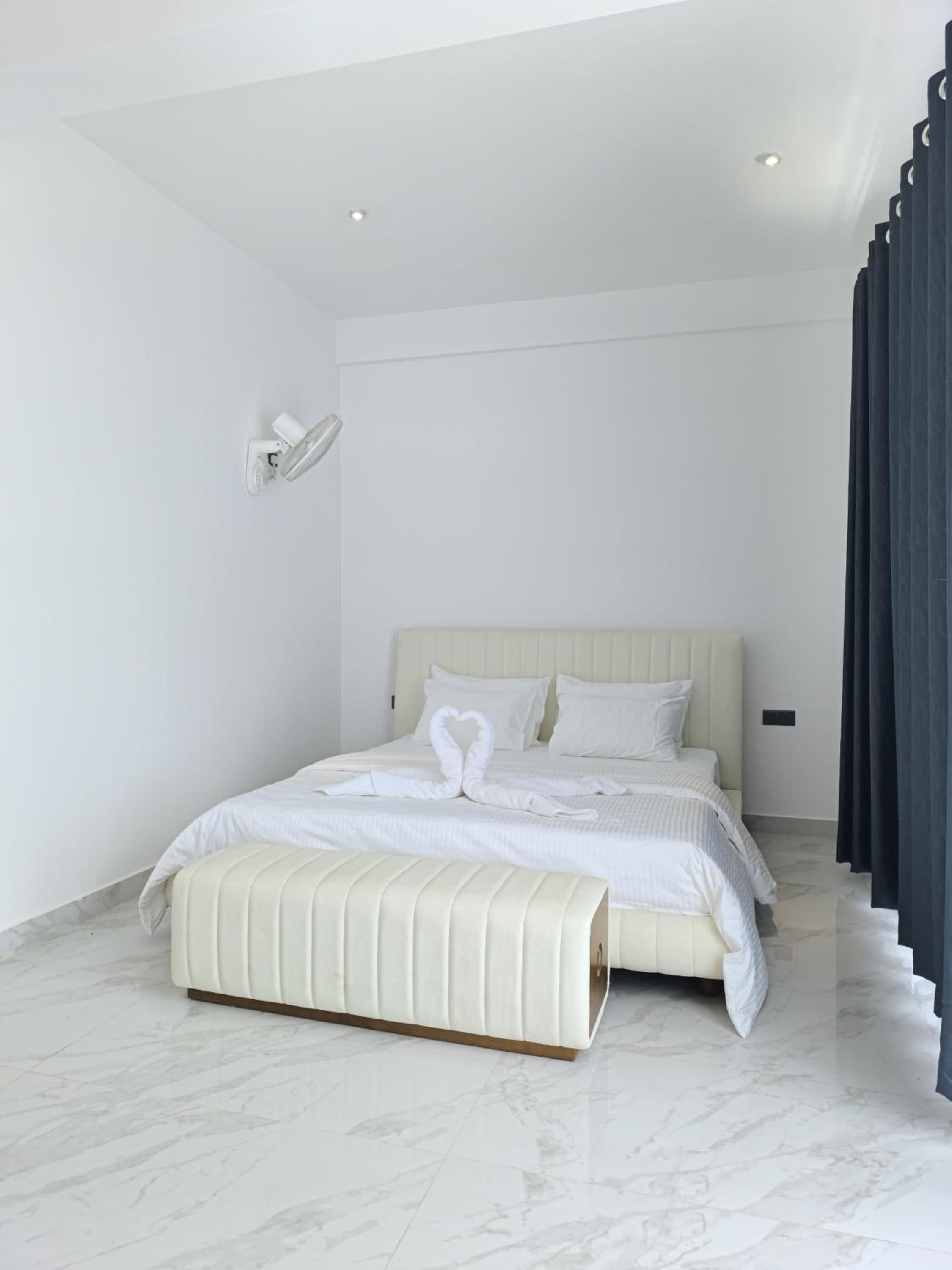 Deluxe Double Room with Balcony and Sea View photo 2