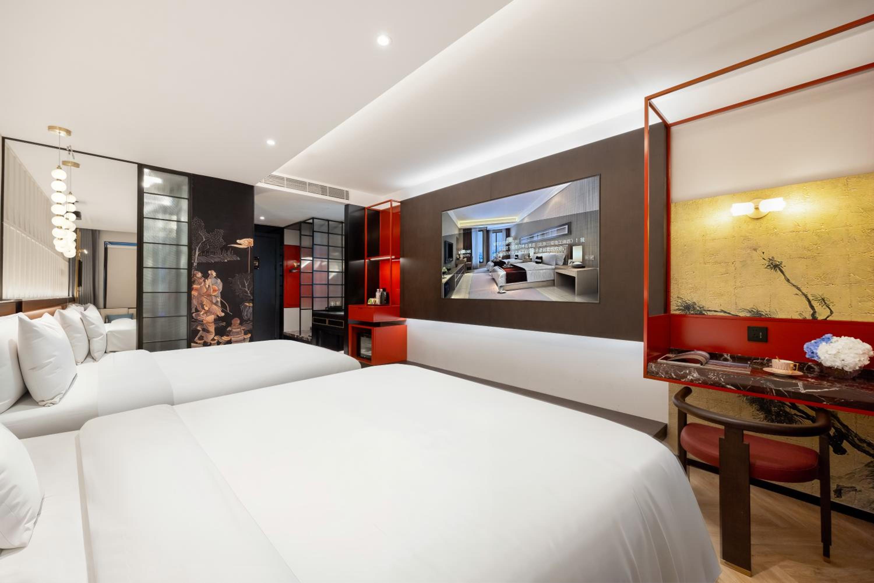 Deluxe Family Room