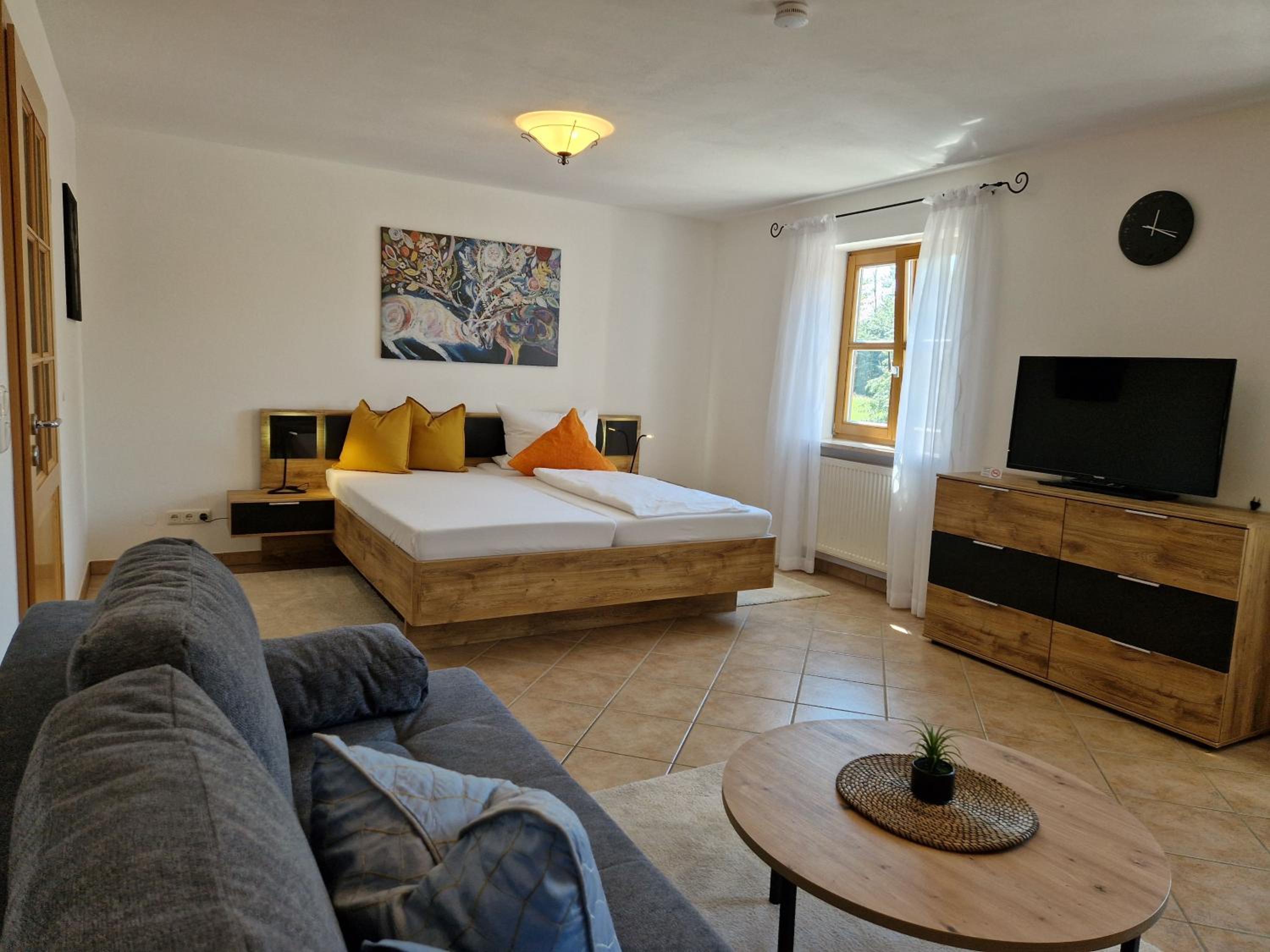 One-Bedroom Apartment photo 1