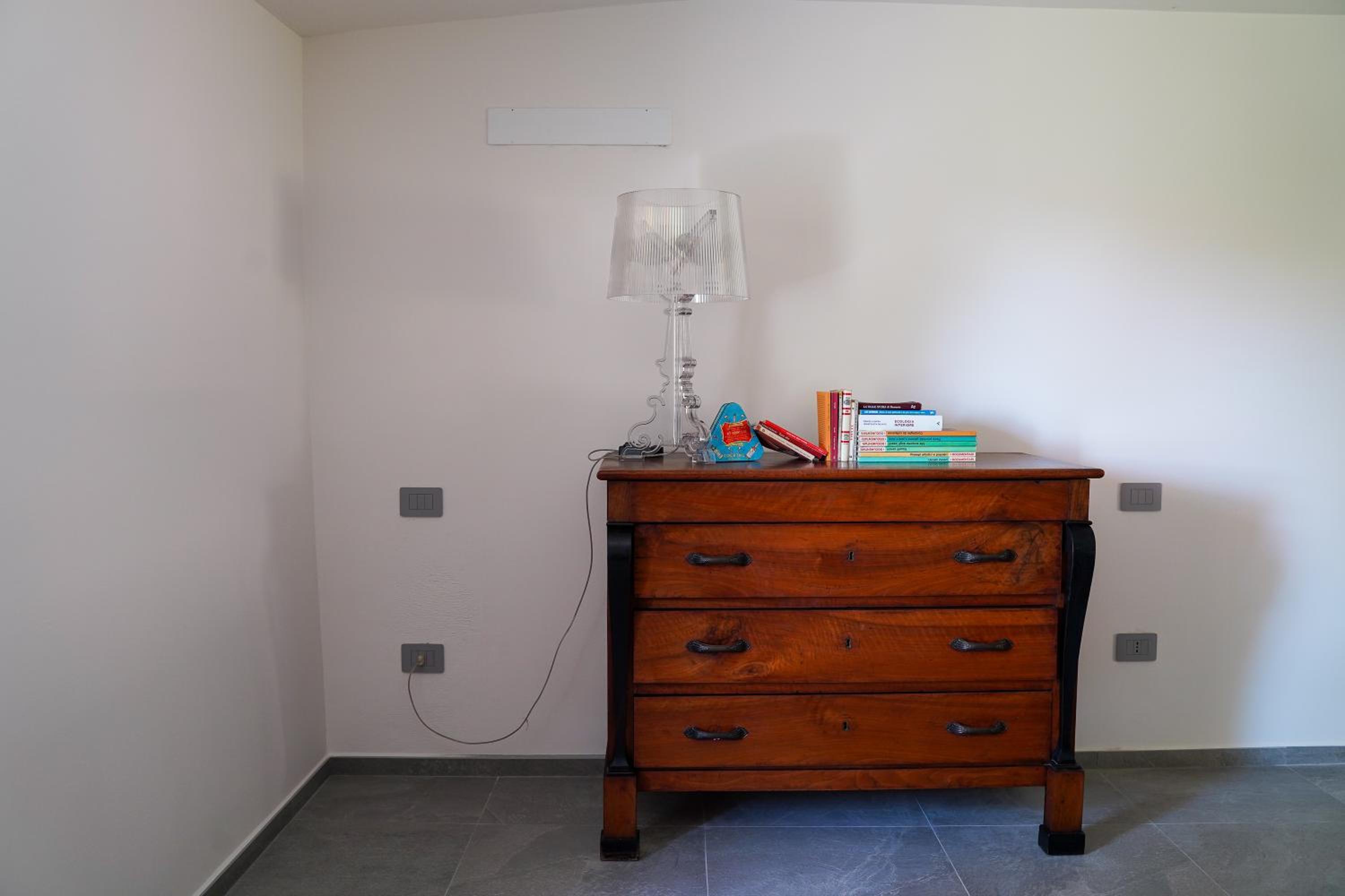 One-Bedroom Apartment photo 3