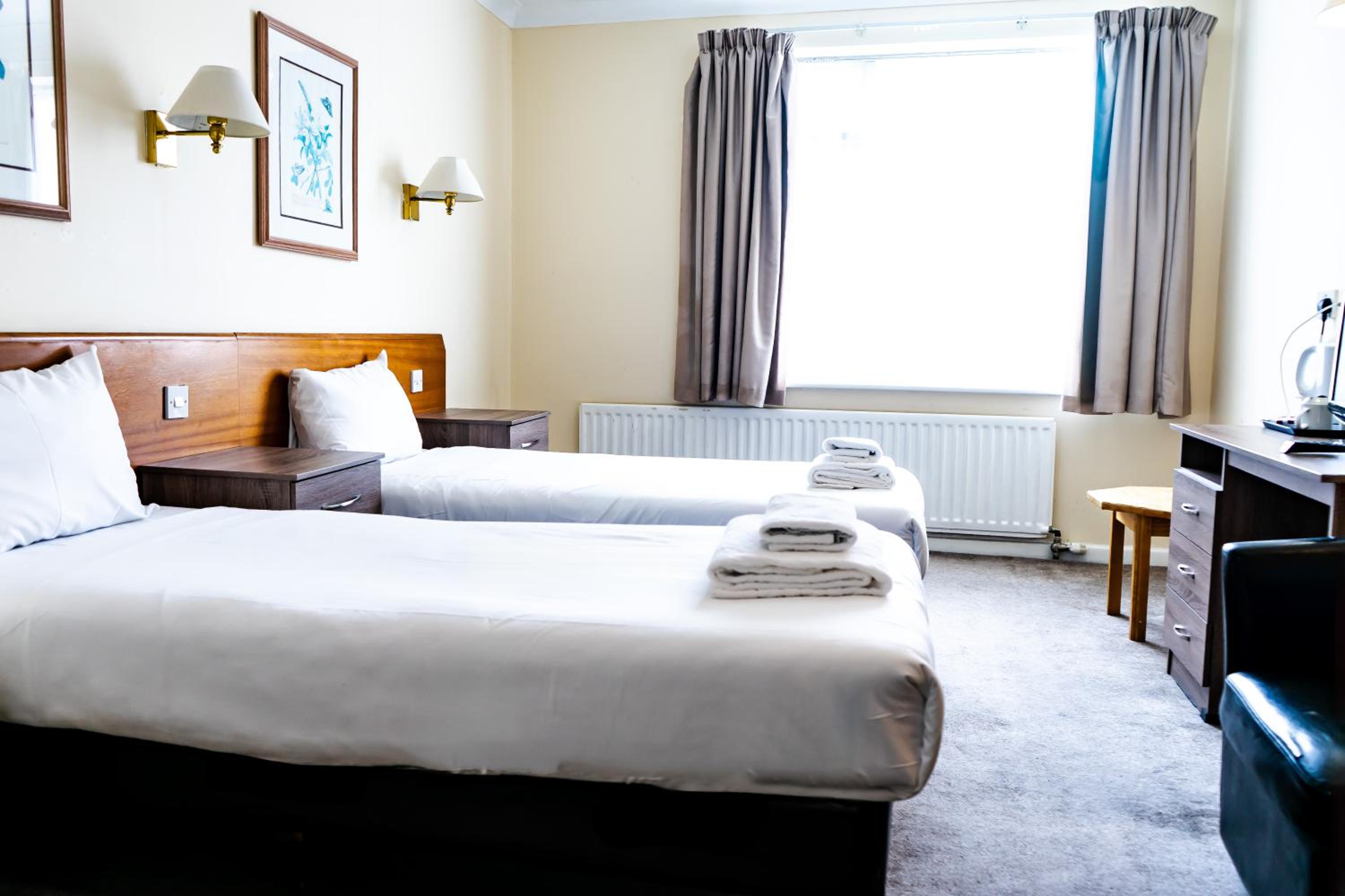 Twin Room - Photo 6