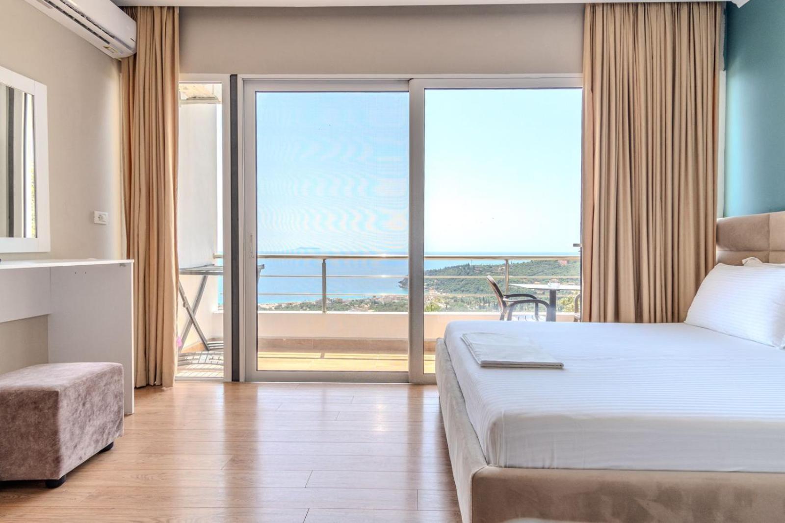 Standard Triple Room with Sea View