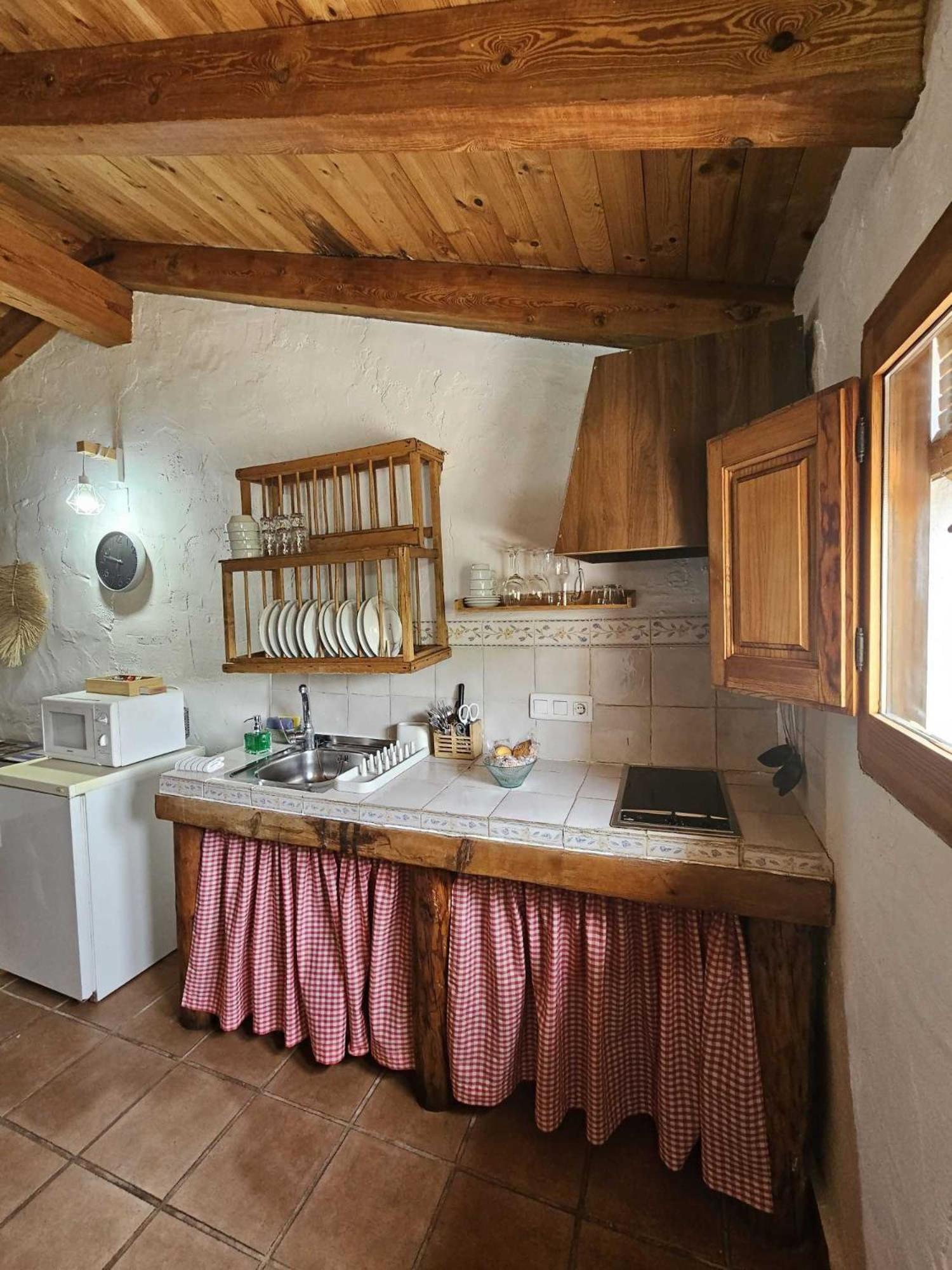 Apartment with Mountain View - Photo 17