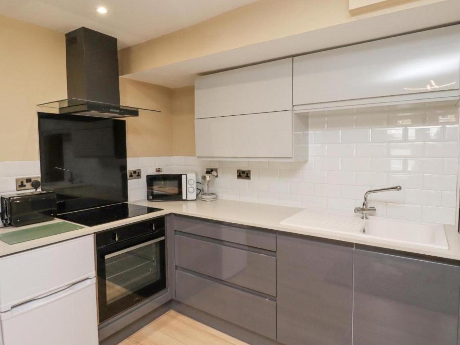 Apartment - Ground Floor photo 3