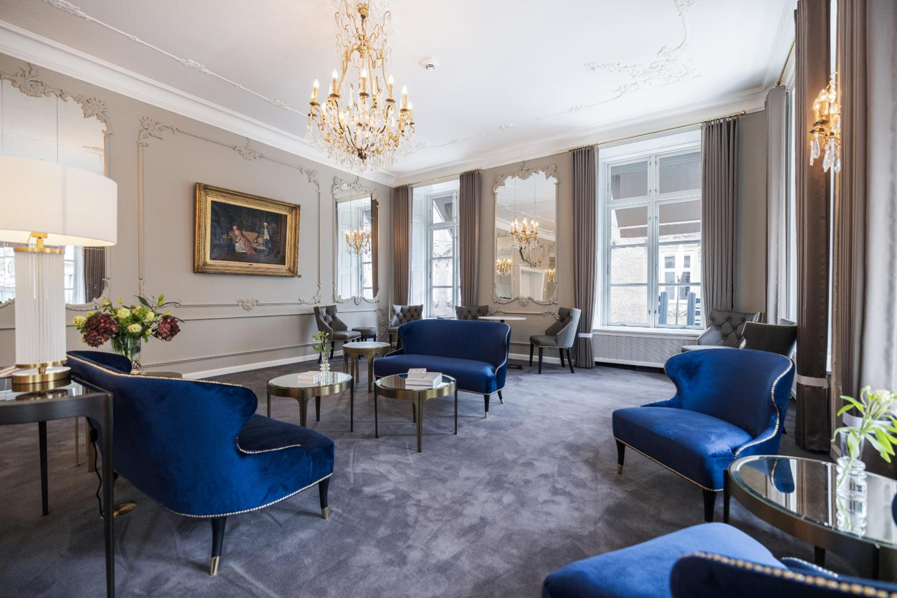 Executive Double Room  with Access to Executive Lounge - Photo 4
