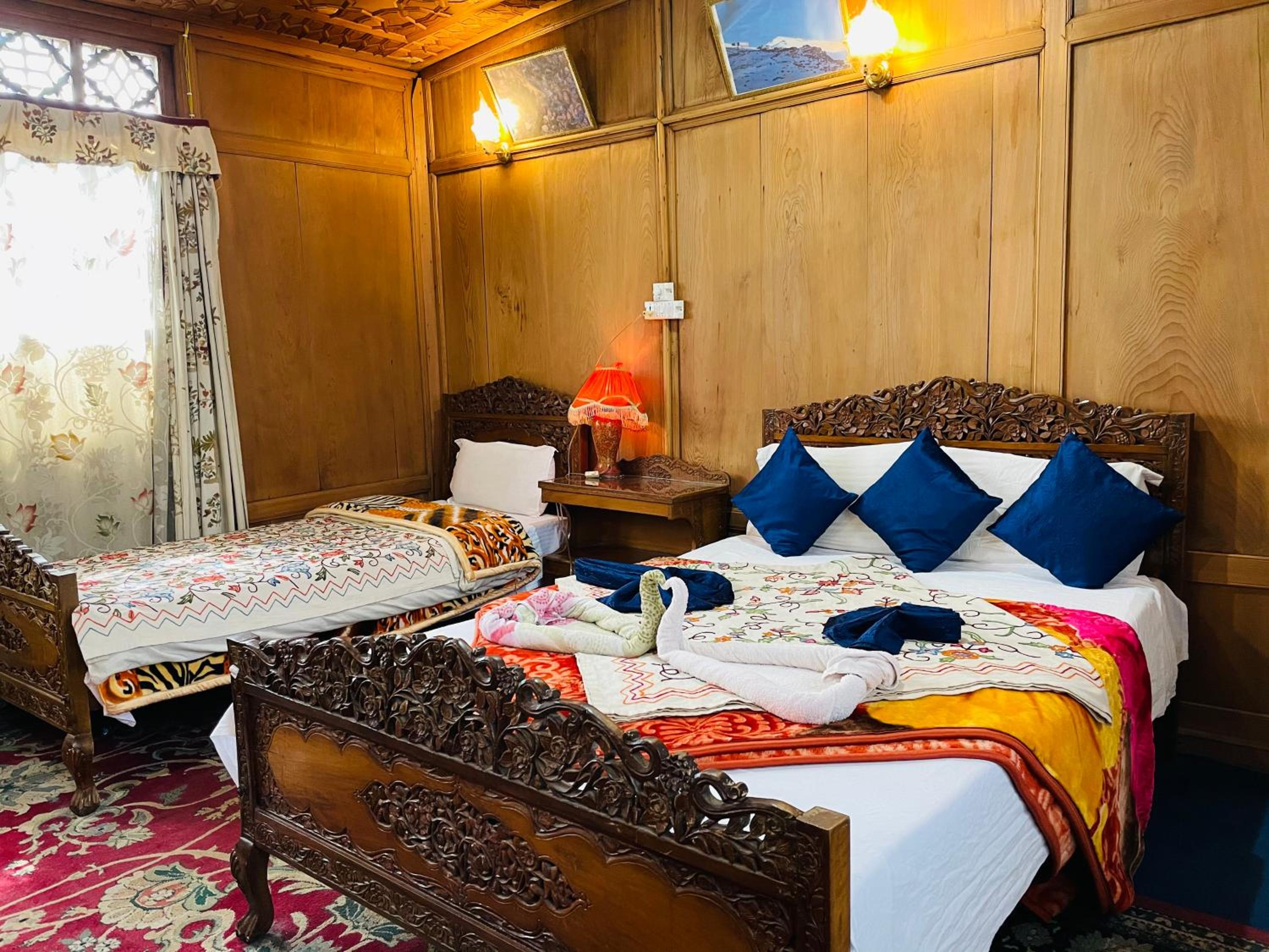 Deluxe Double or Twin Room photo 1