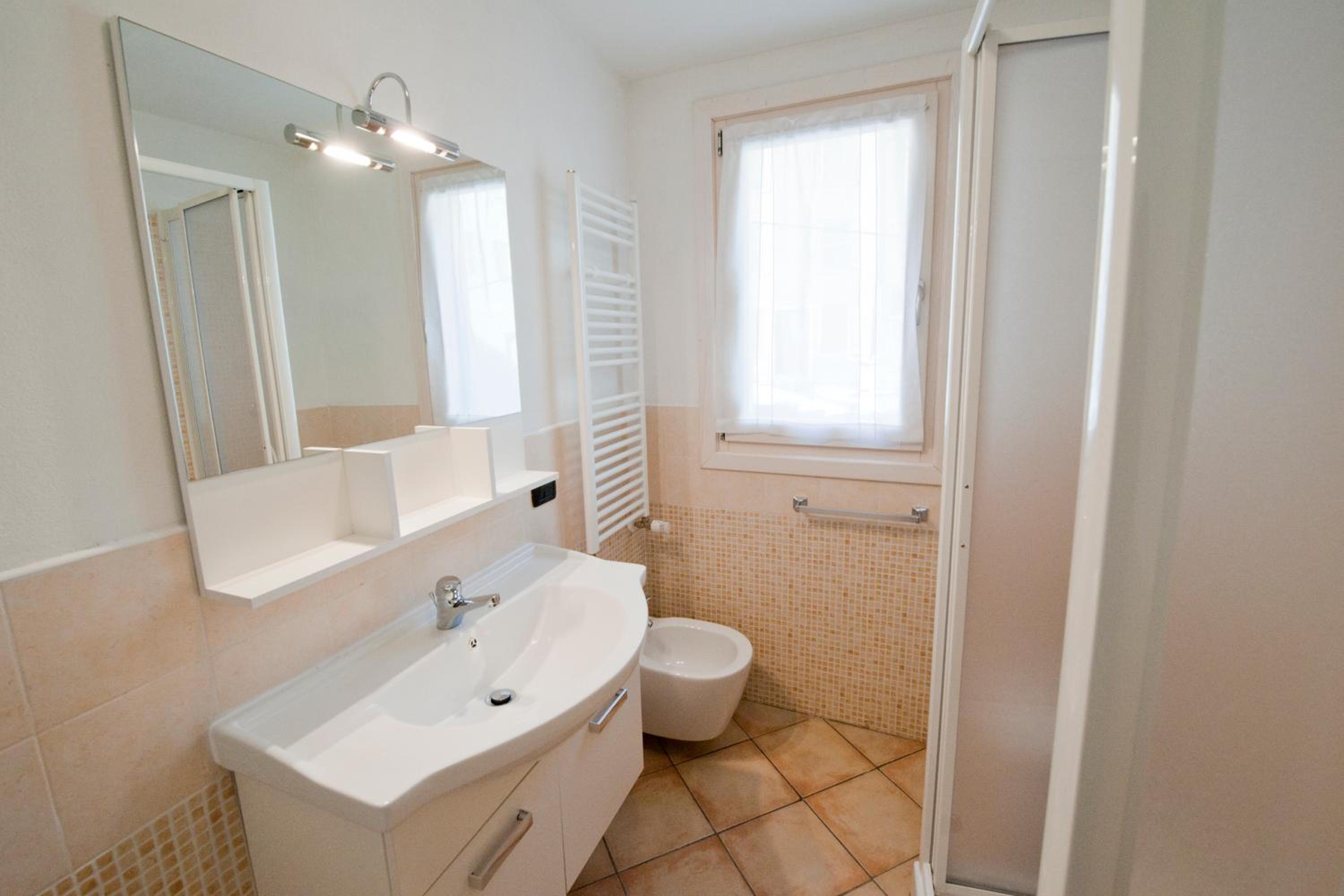 One-Bedroom Apartment with Balcony photo 2