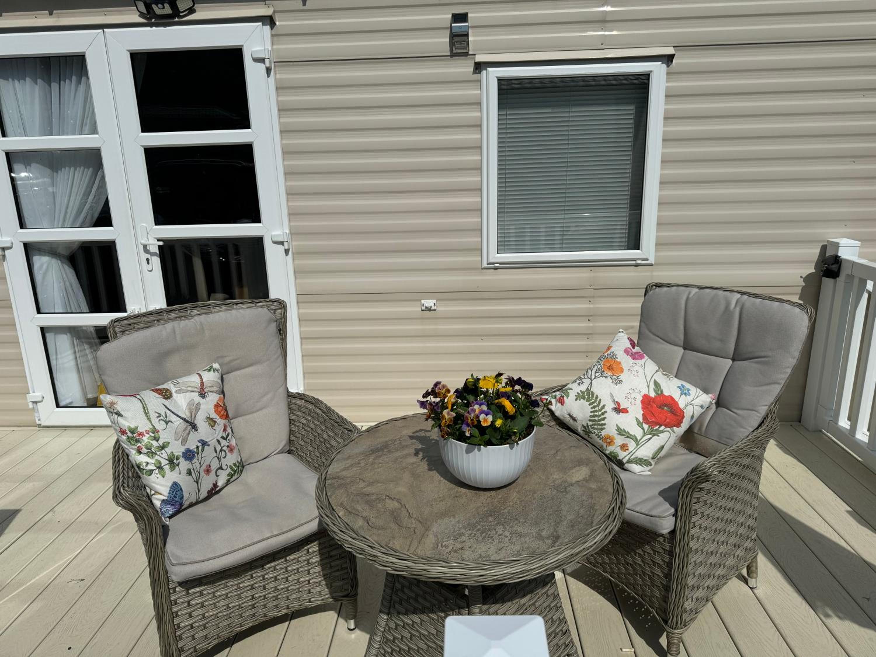 Mobile Home photo 1