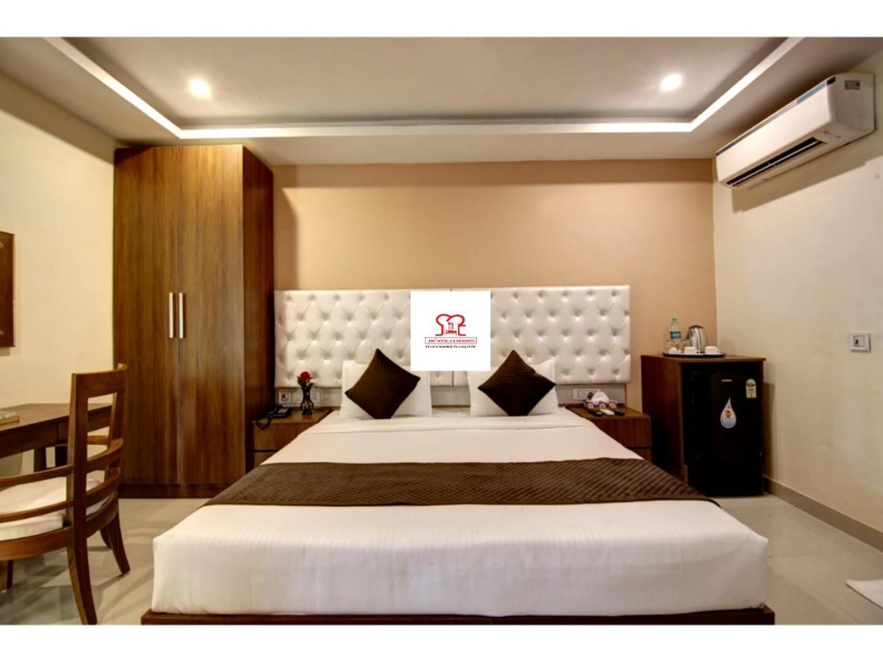 Standard Double Room with Fan photo 3