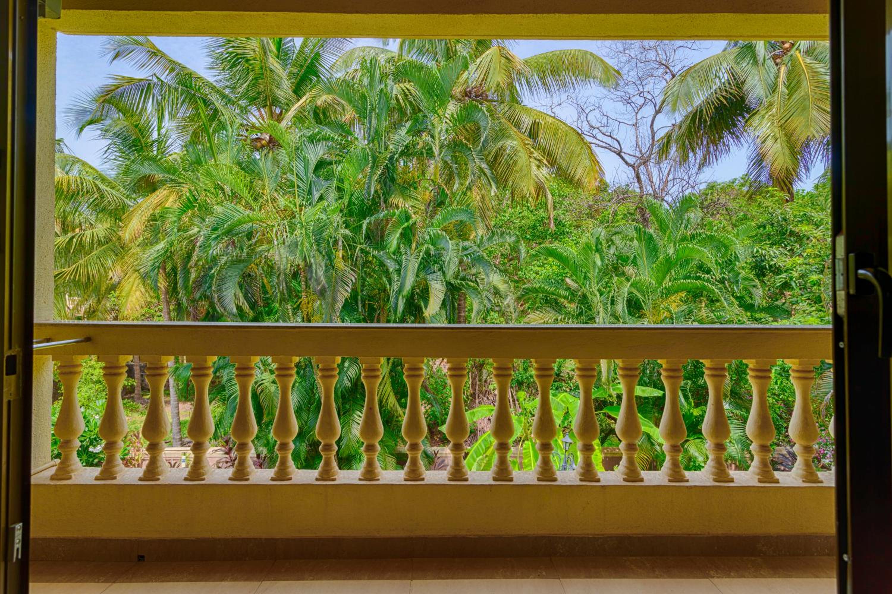 Premium Suite - Complimentary 2 pints of beer on per stay - 15% Discount on F&B - Photo 13