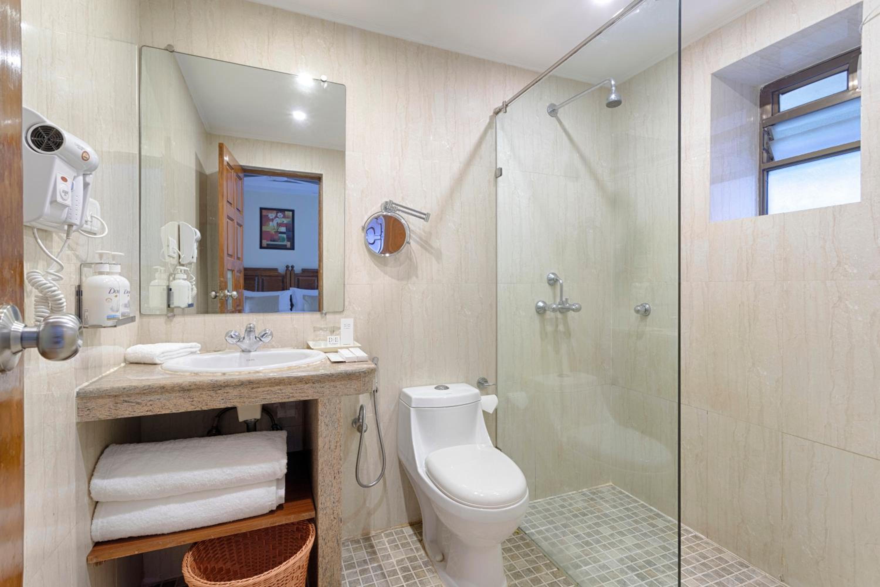 Deluxe Room - Complimentary 2 pints of beer on per stay - 15% Discount on F&B - Photo 8