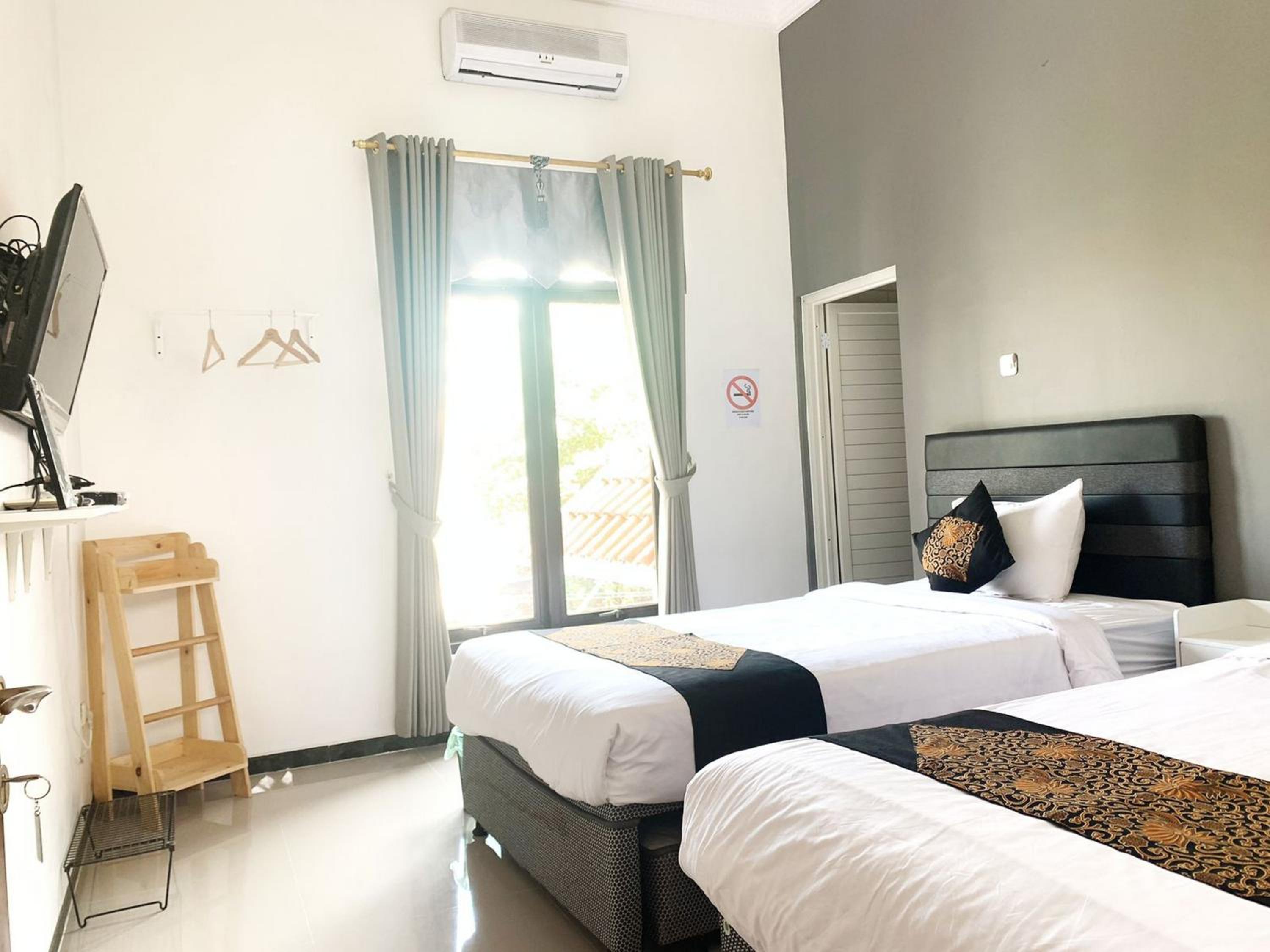 Superior Twin Room - Photo 2