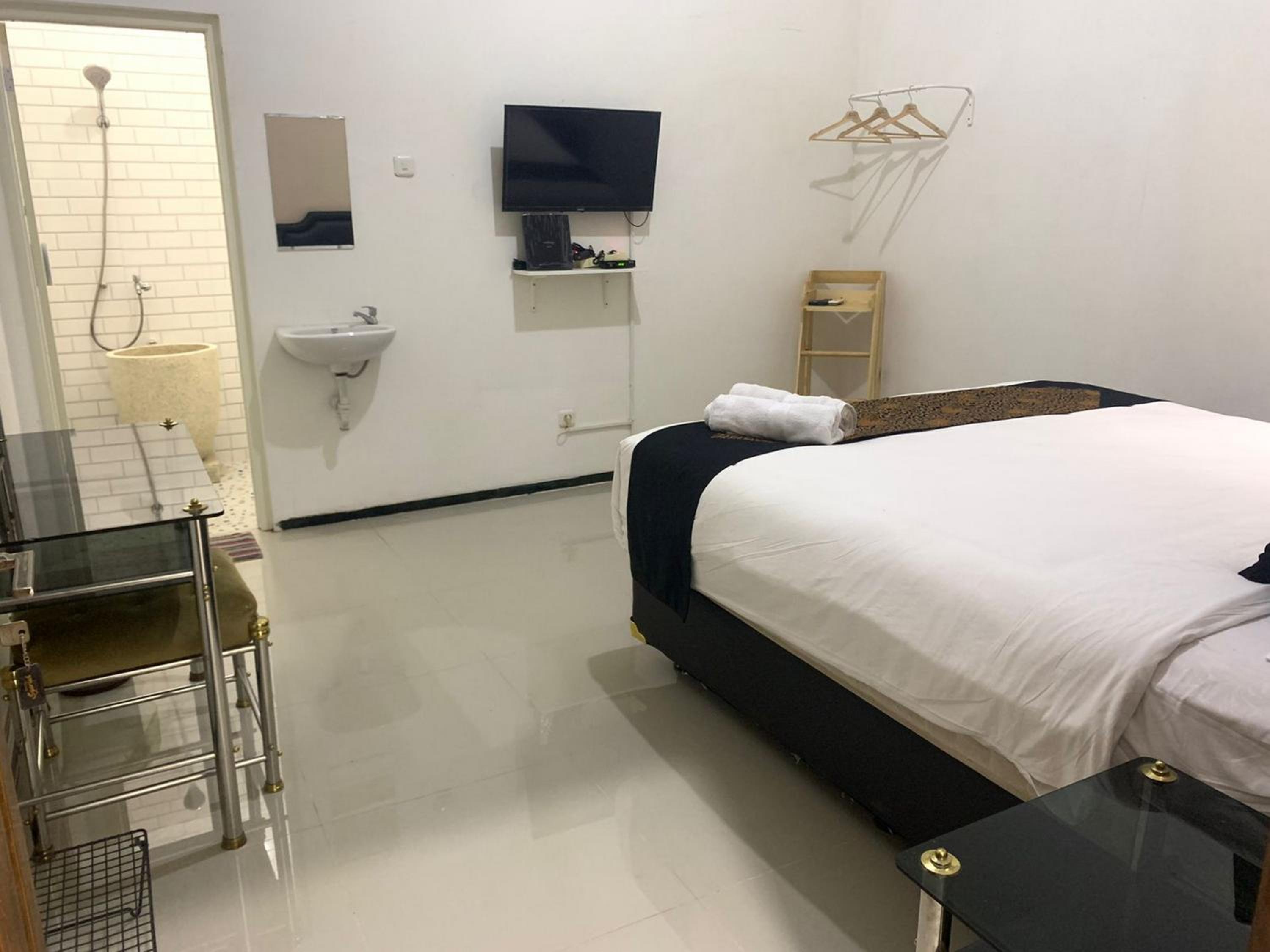Deluxe King Room - Photo 6