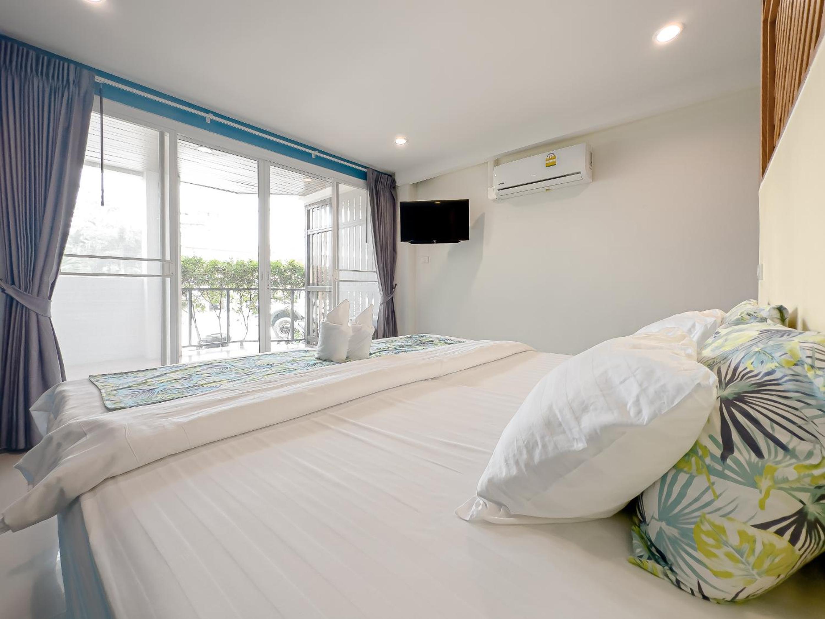 Deluxe Double Room with Balcony