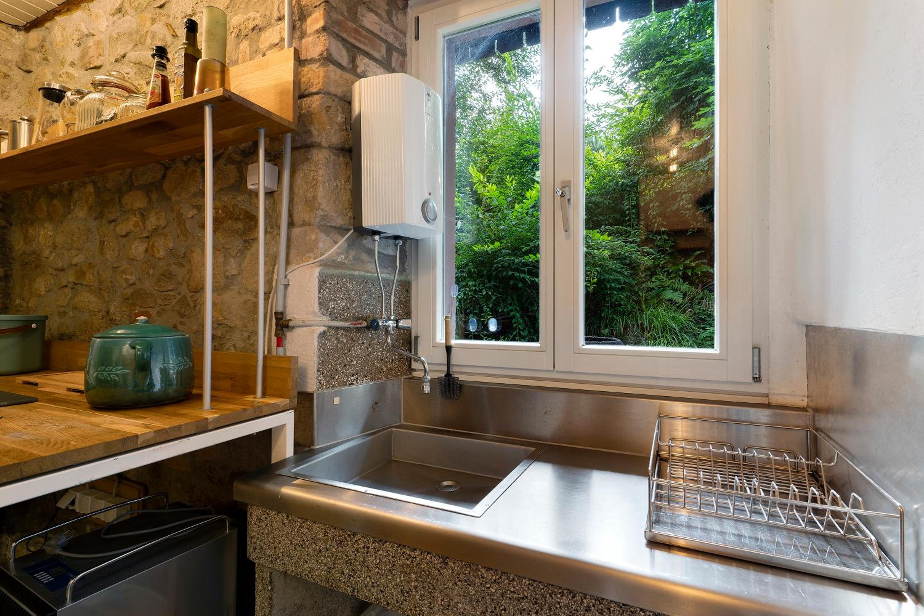 One-Bedroom Apartment with Garden View photo 3