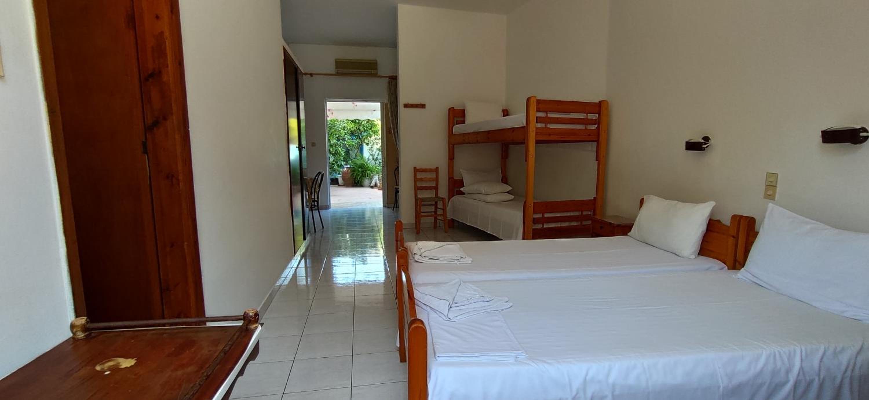 Quadruple Room with Garden View photo 2