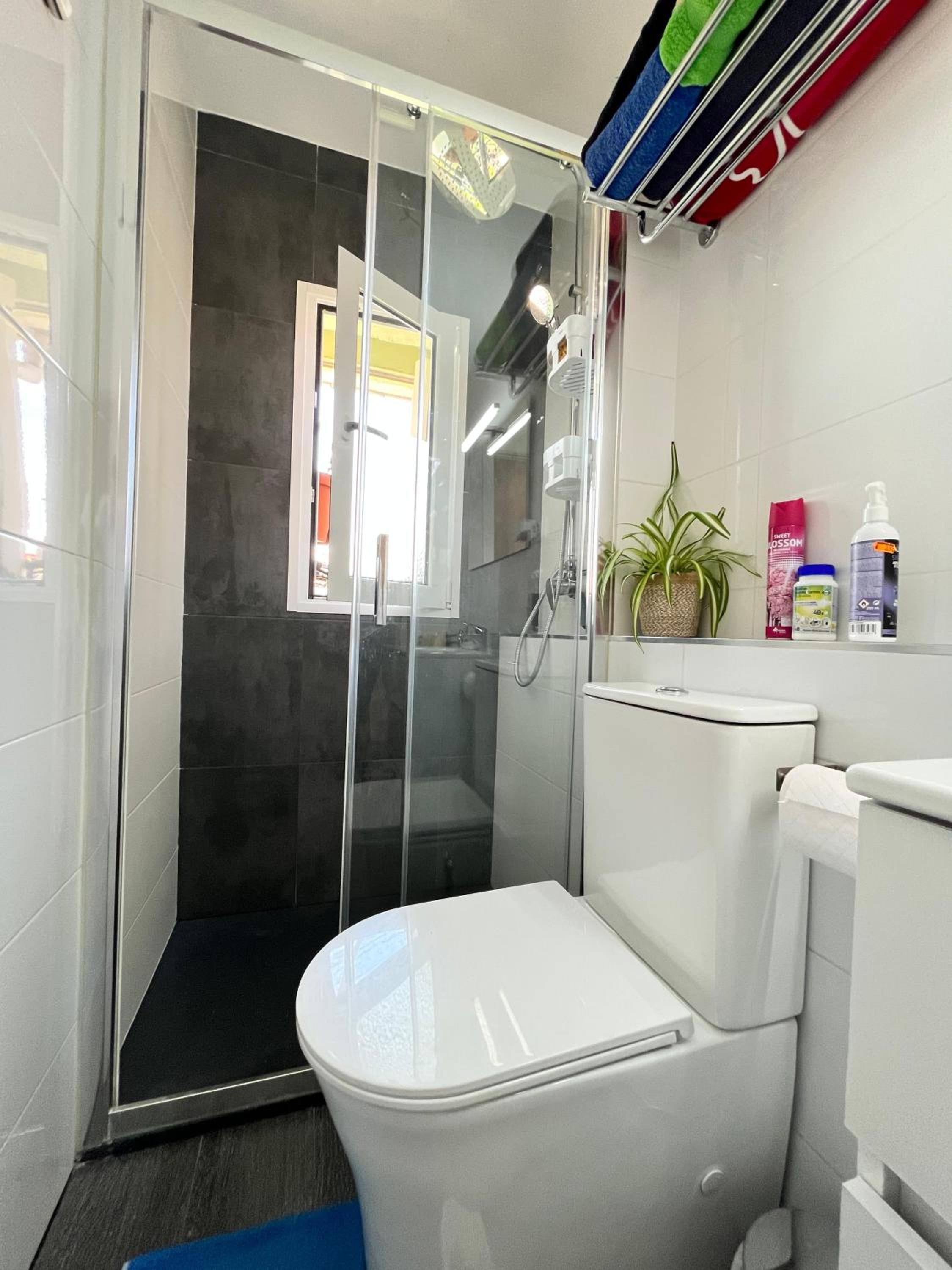 Double Room with Shared Bathroom photo 2