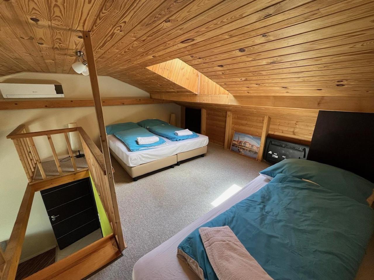 Apartment - Split Level - Photo 6