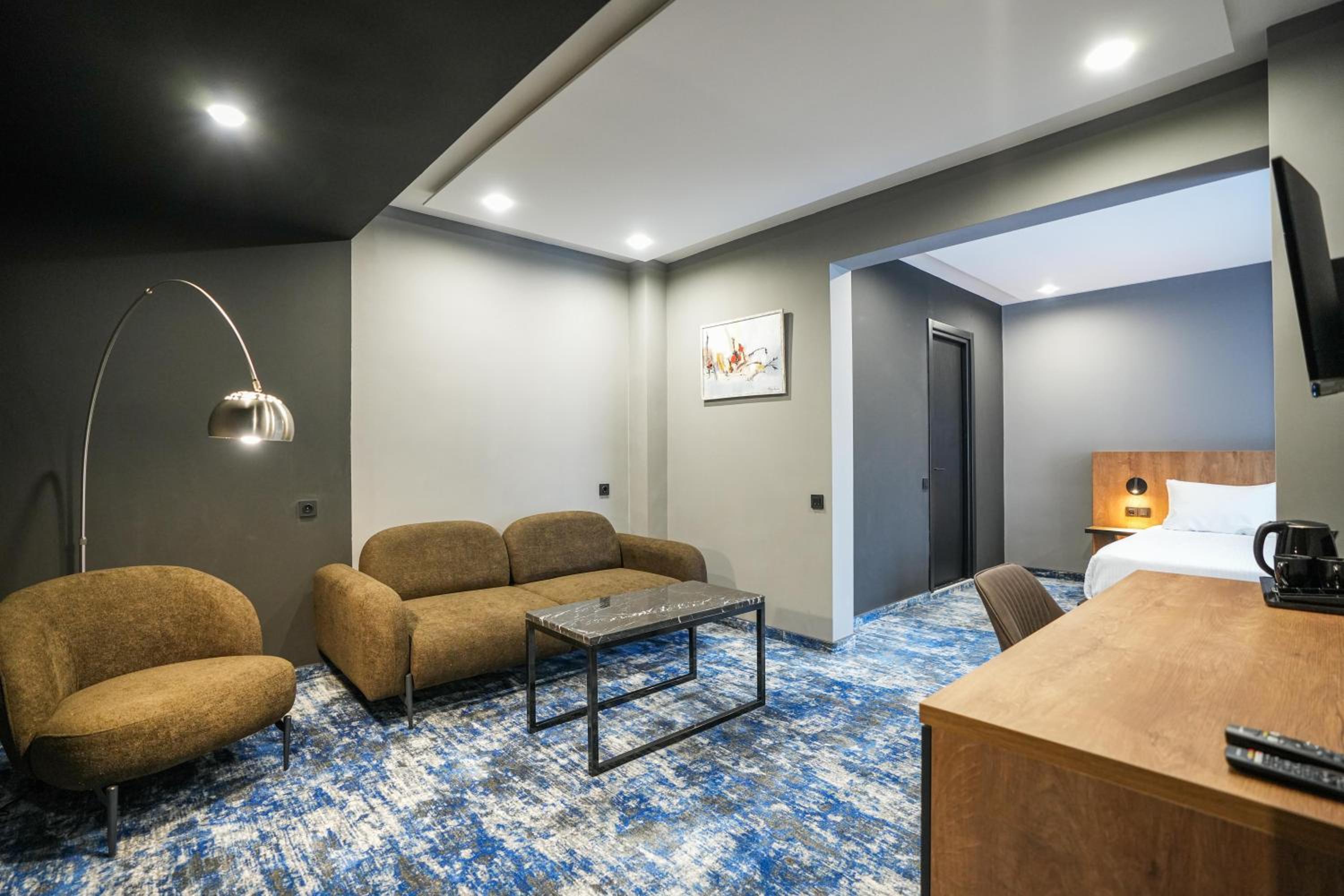 Suite with Balcony photo 1