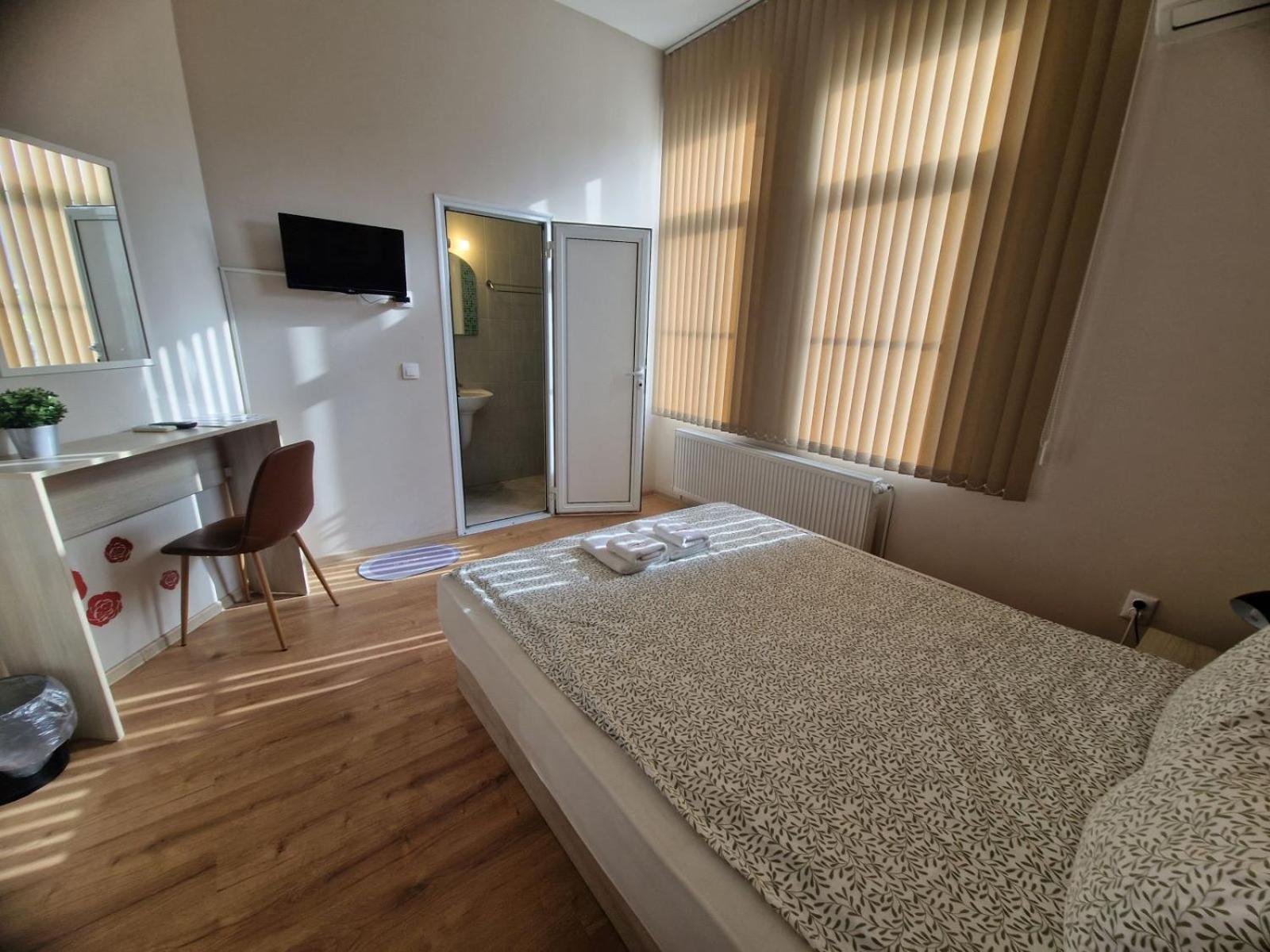 Double or Twin Room - Photo 3